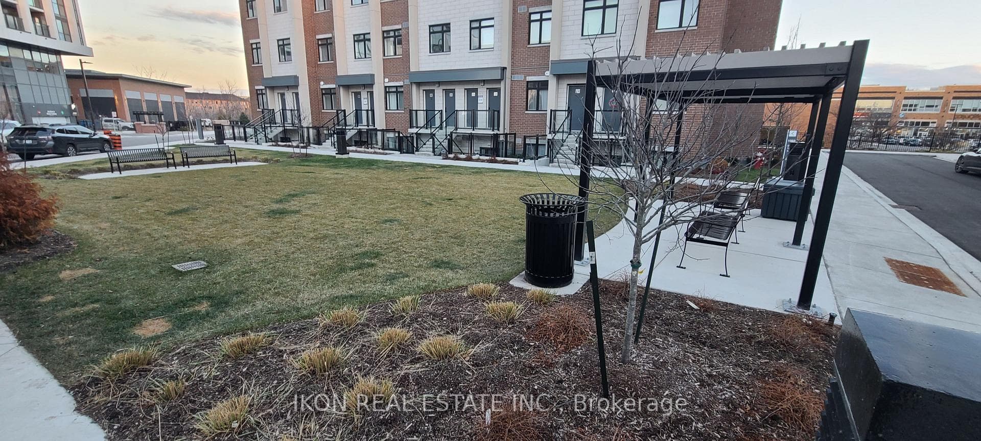 1062 Douglas McCurdy Com Court Unit 131, Mississauga, ON L5G 0C6 - Photo 1