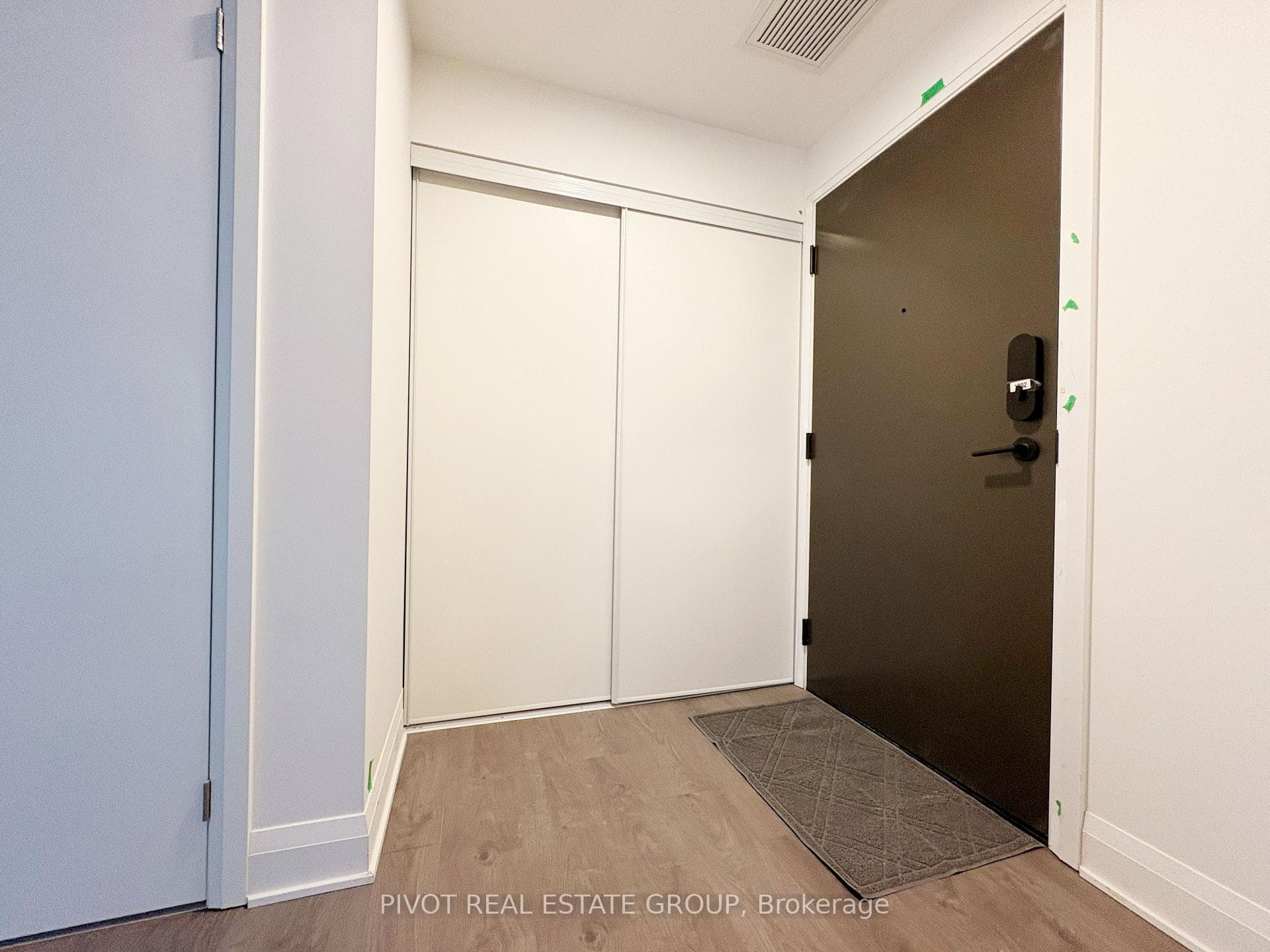 2 Erskine Road Unit 1202, Mississauga, ON L5B 0S1 - Photo 1