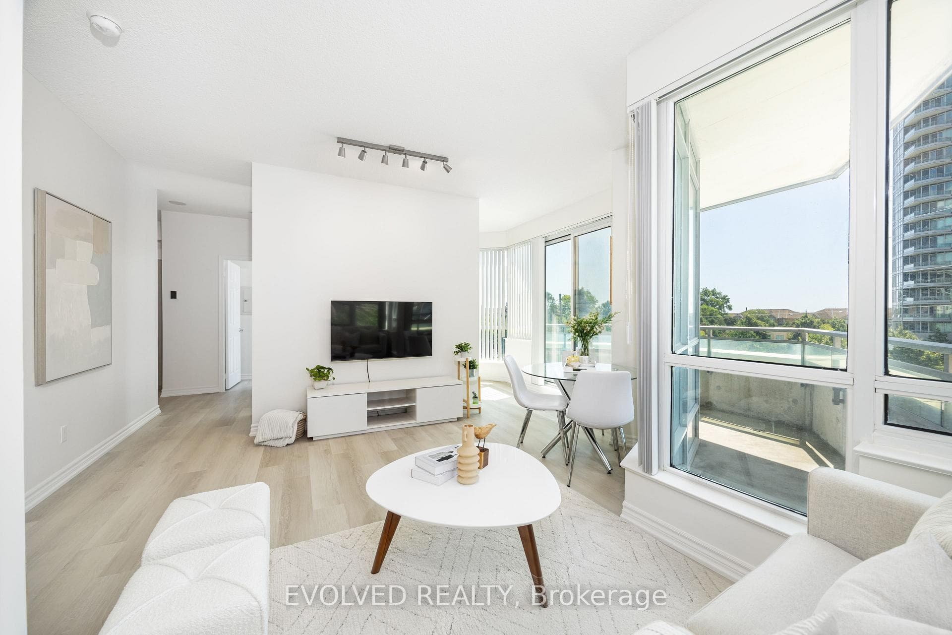 18 Holmes Avenue Unit 305, Willowdale / Newtonbrook, ON M2N 0E1 - Photo 1