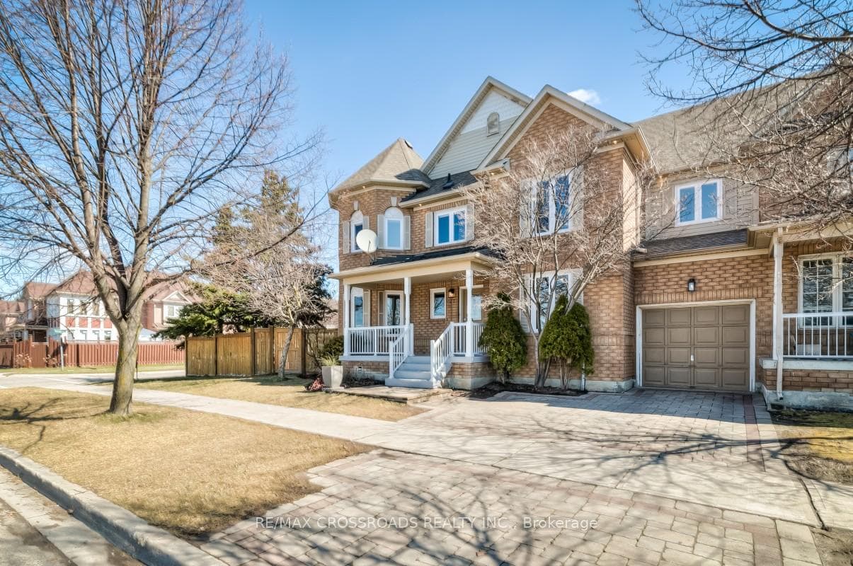 27 McMaster Avenue, Aurora, ON L4G 7M8 - Photo 1