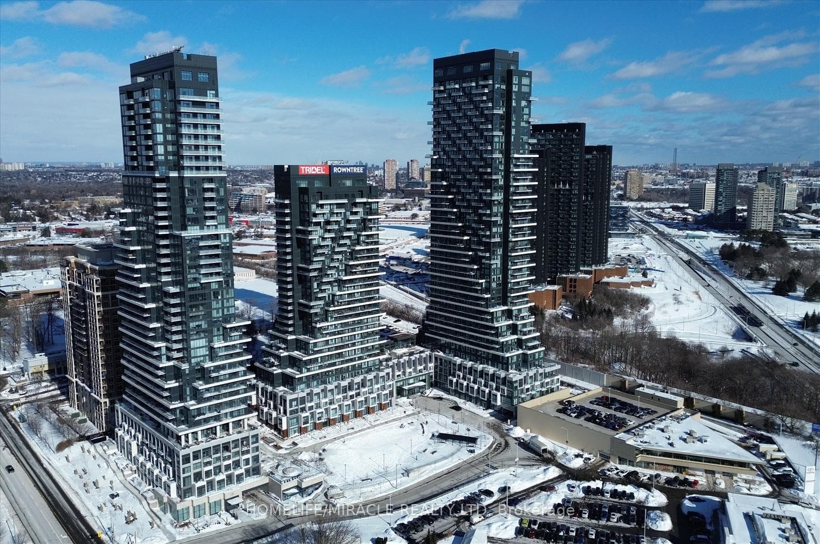 30 Inn On The Park Drive Unit 512, Don Mills / Parkwoods / Victoria Village, ON M3C 0P7 - Photo 1