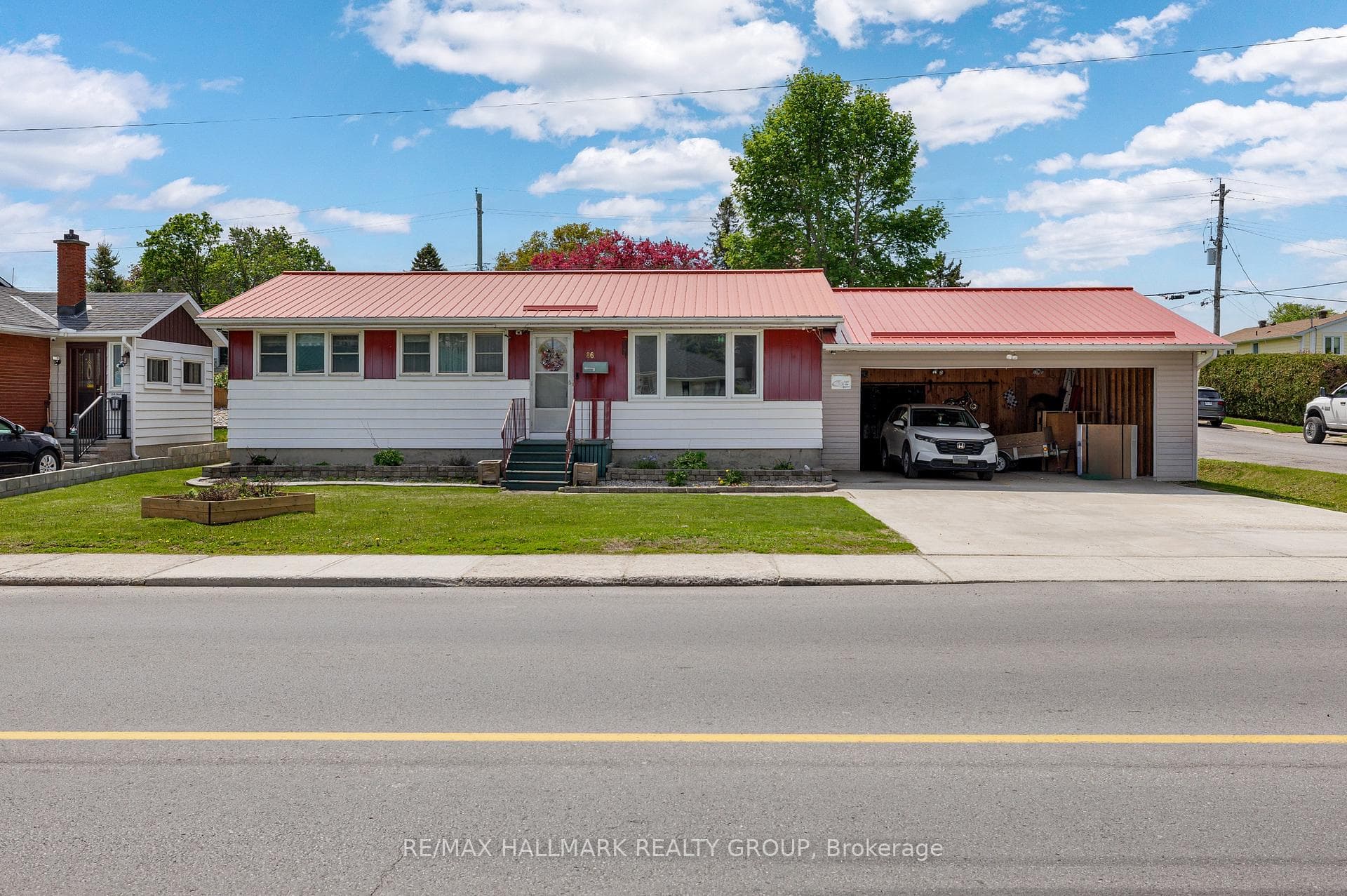 86 Jasper Avenue, Smiths Falls