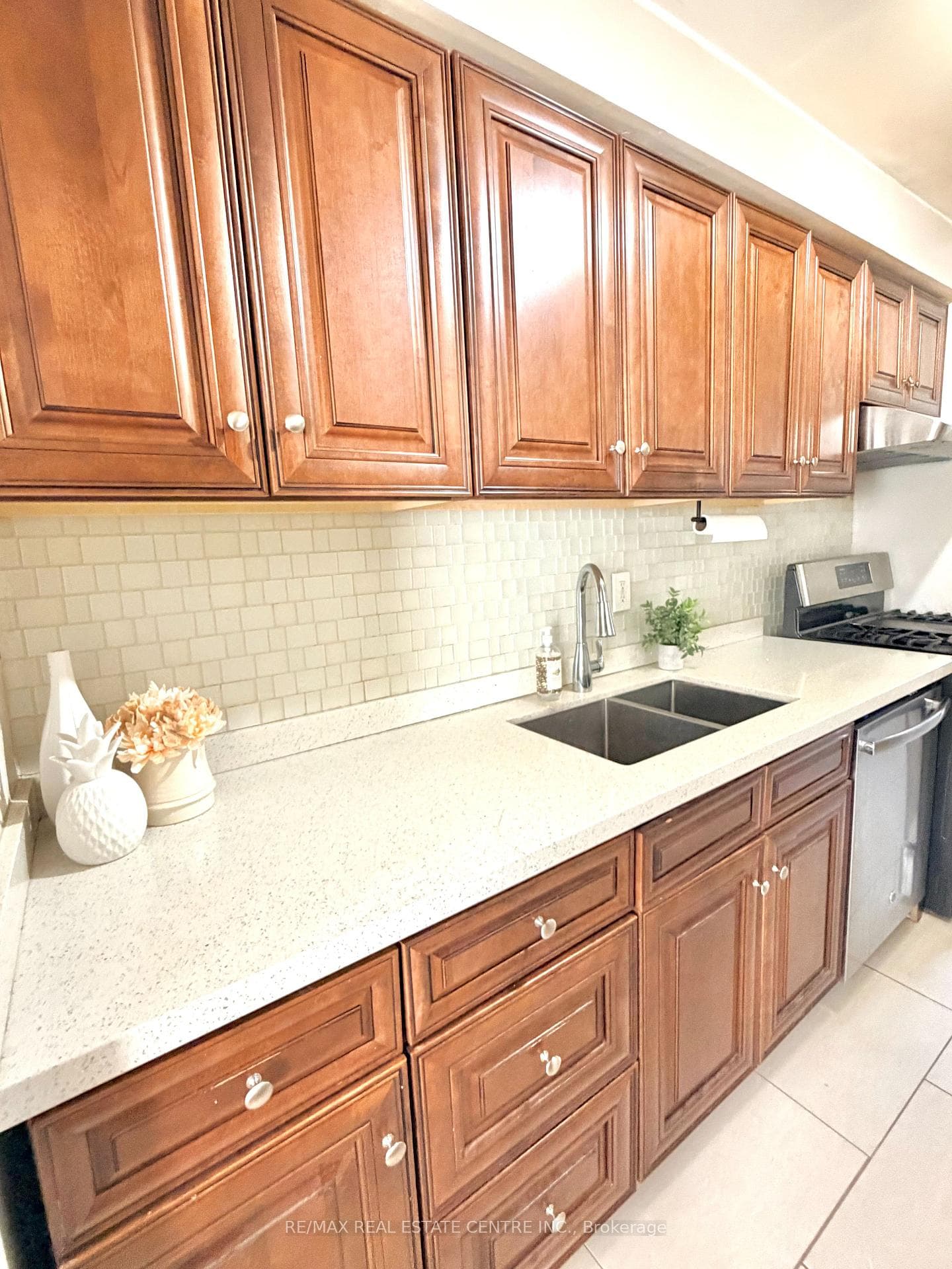 2755 Windwood Drive Unit 17, Mississauga, ON L5N 2C8 - Photo 1