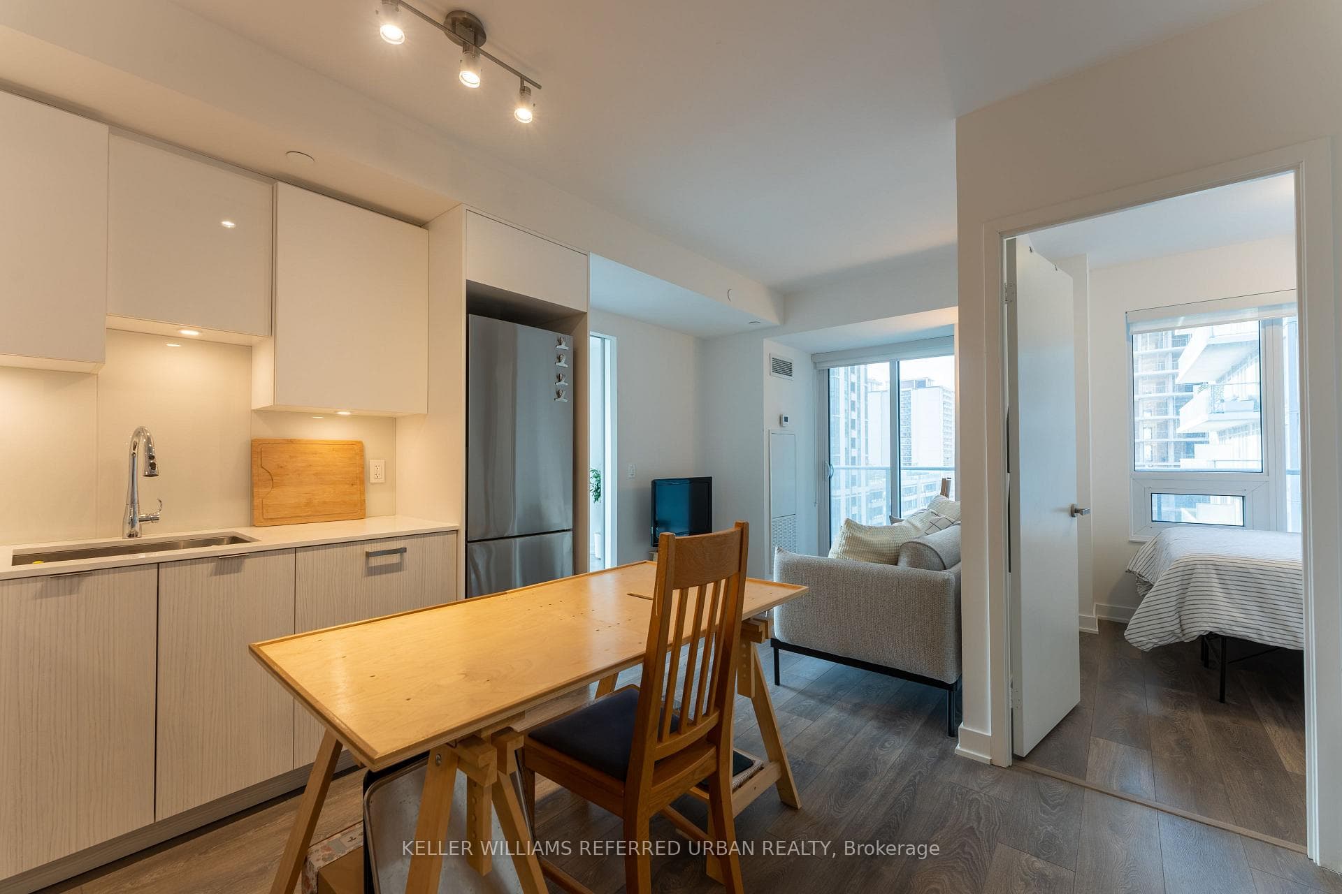195 Redpath Avenue Unit 1012, Leaside / Davisville, ON M4P 0E4 - Photo 1