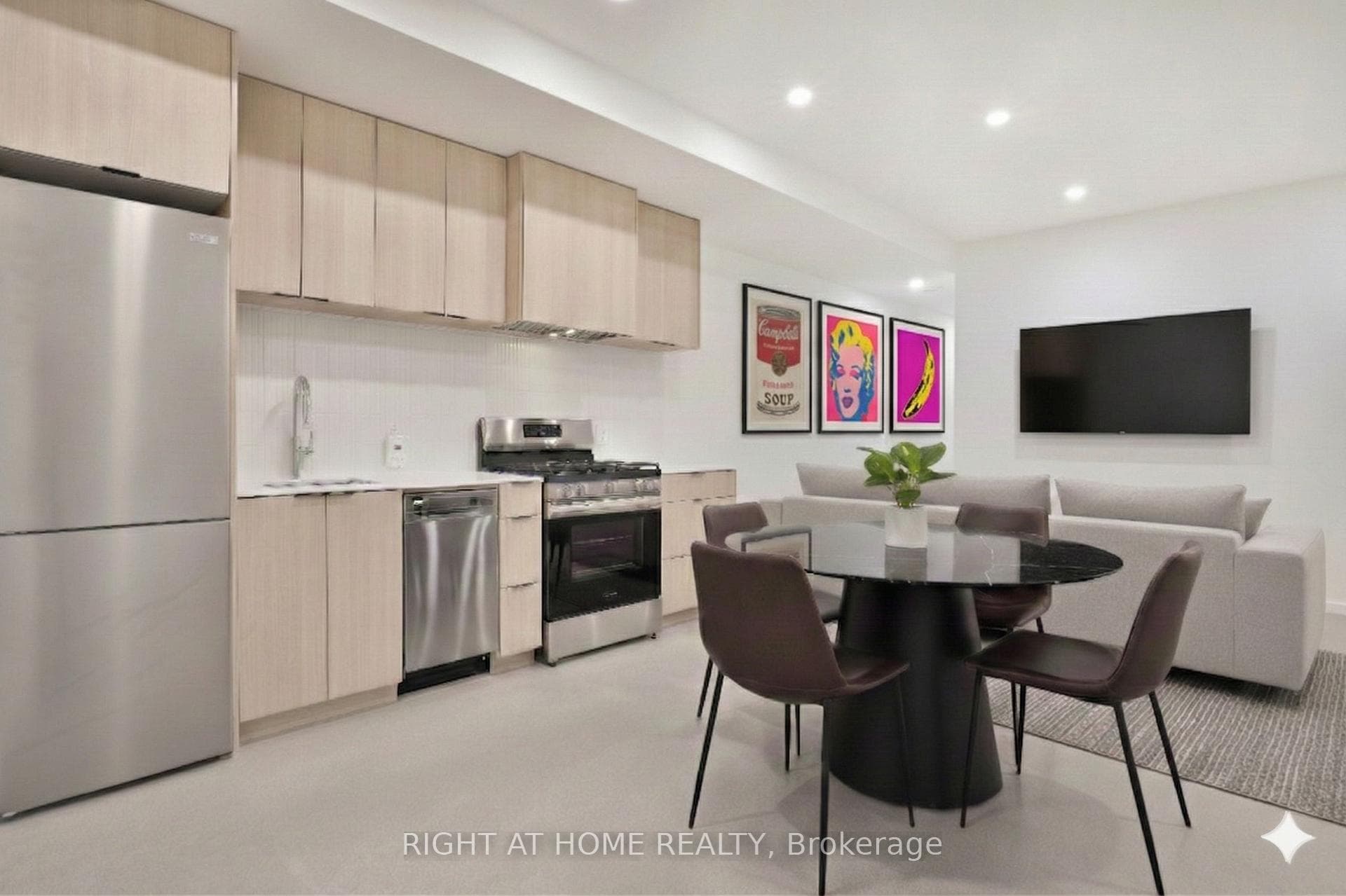 28 Salem Avenue Unit 4, Bloor West Village / Swansea, ON M6H 3C1 - Photo 1