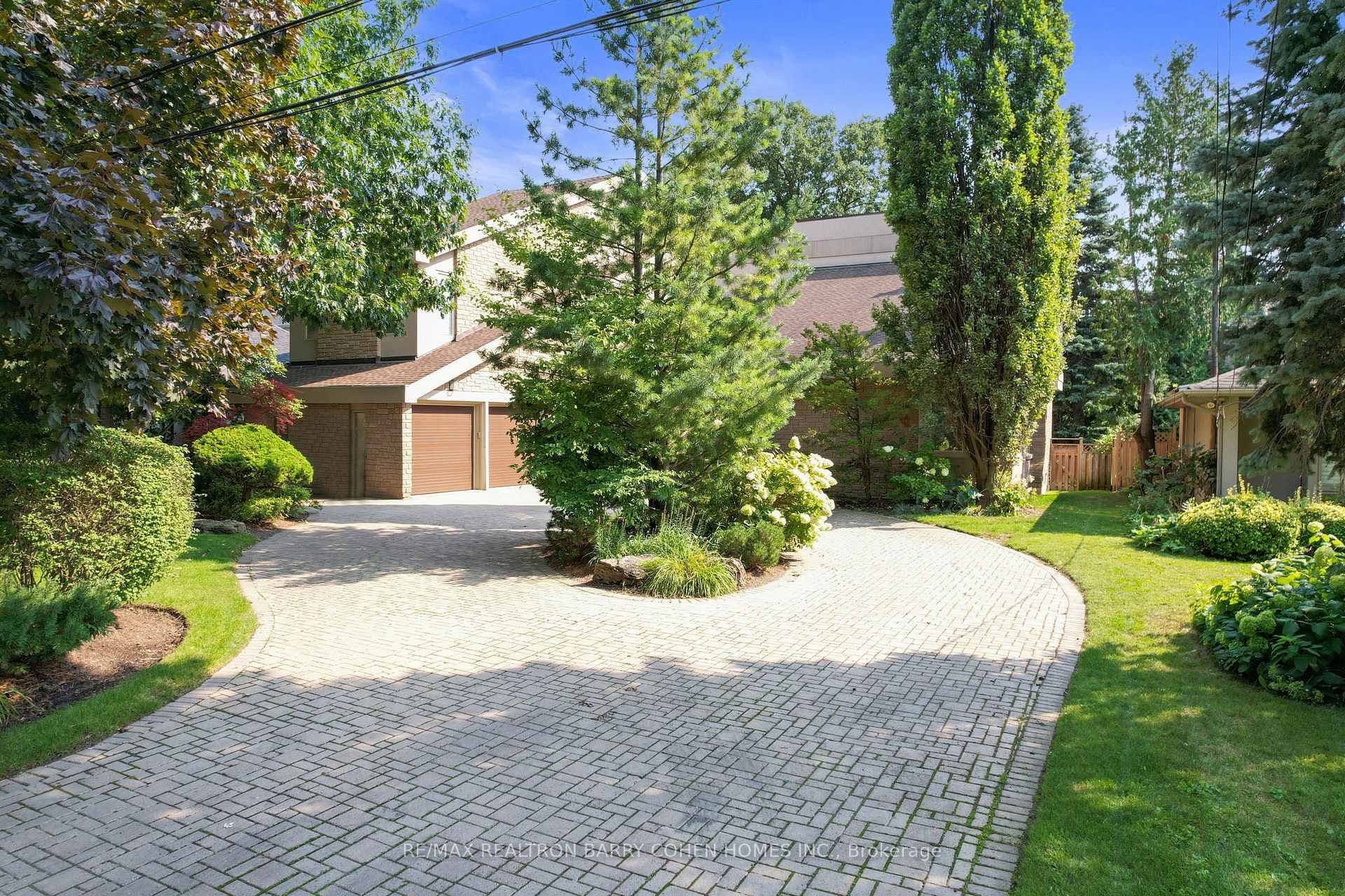 19 Vernham Avenue, Bridle Path / York Mills / Hoggs Hollow, ON M2L 2B1 - Photo 1
