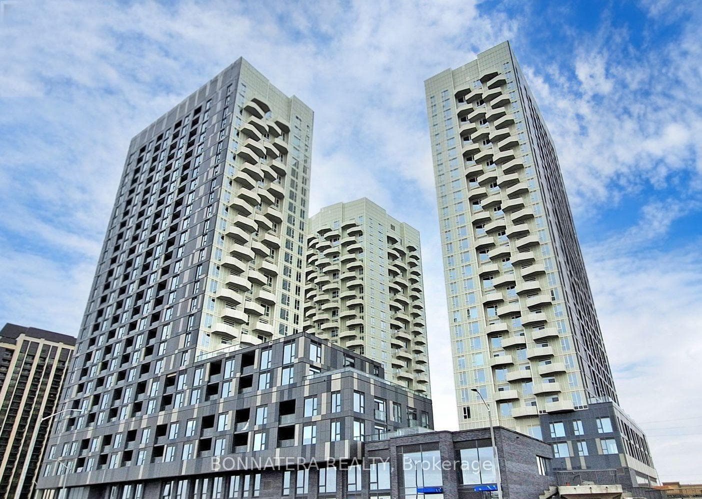 498 Caldari Road Unit 1027, Vaughan
