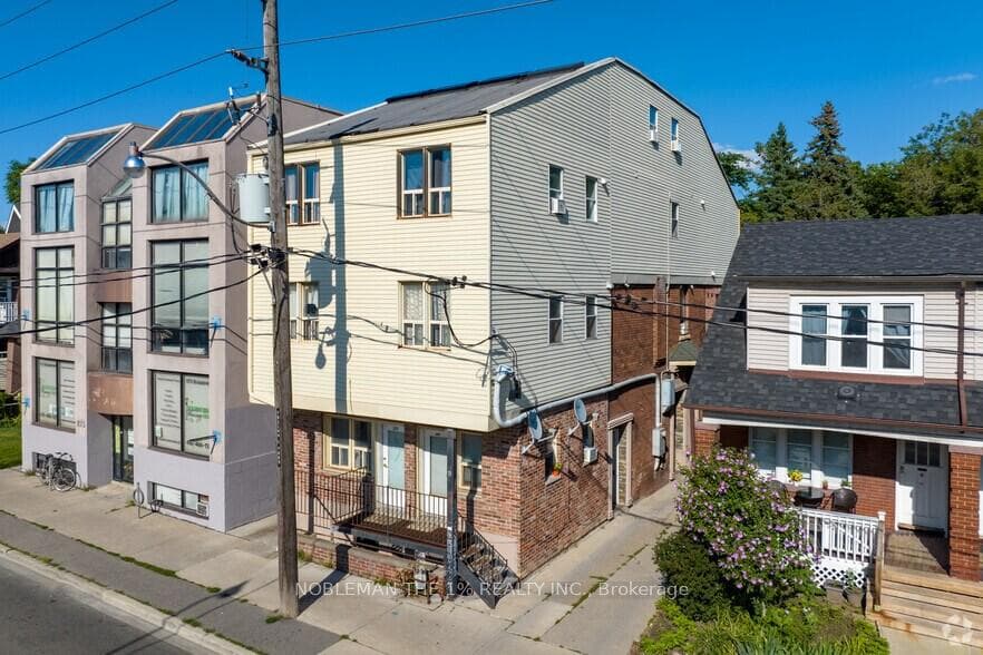 869 Broadview Avenue Unit 402, Danforth / East York, ON M4K 2P9 - Photo 1