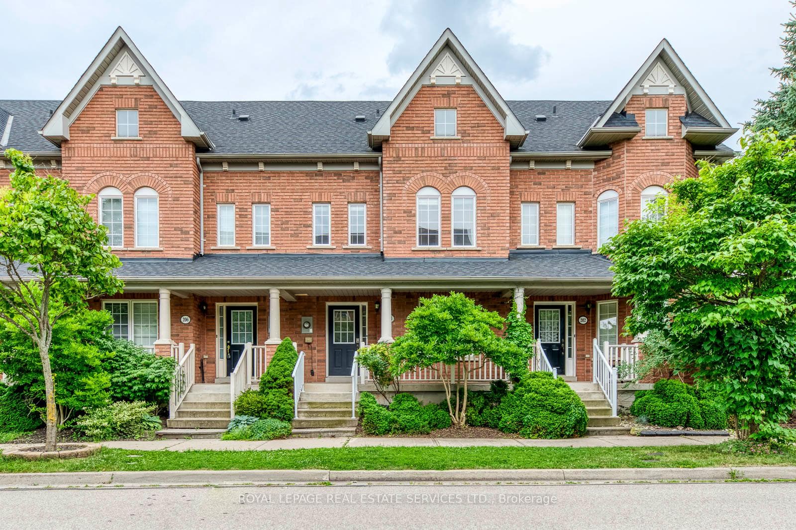 204 Roxton Road, Oakville, ON L6H 6M8 - Photo 1