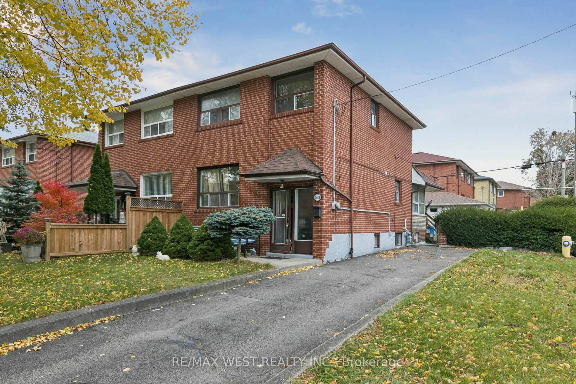 562 Alliance Avenue, Keelesdale / Eglinton West, ON M6N 2J5 - Photo 1