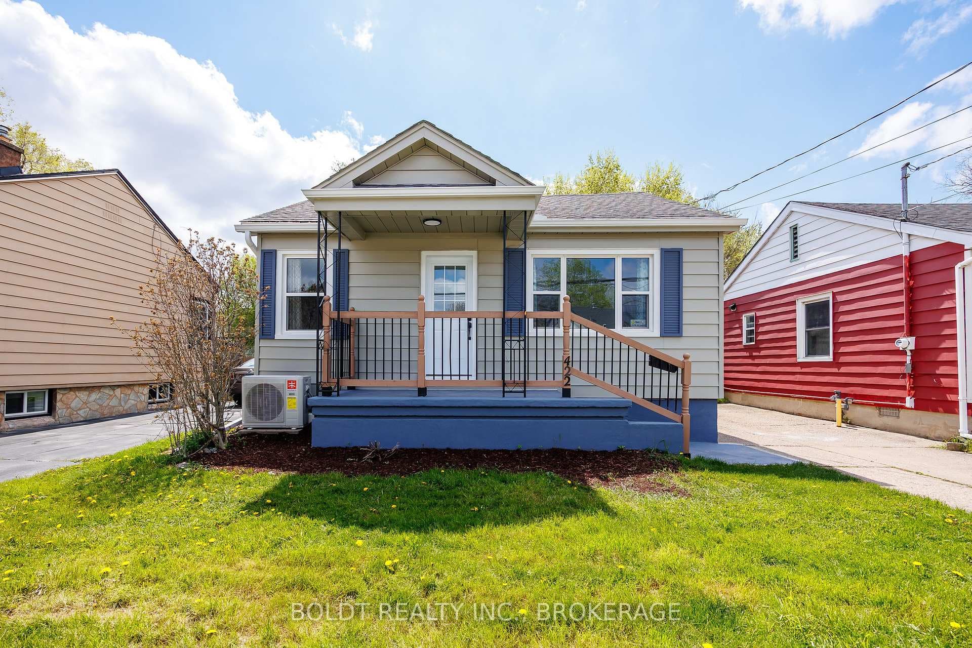 422 Welland Avenue, St. Catharines