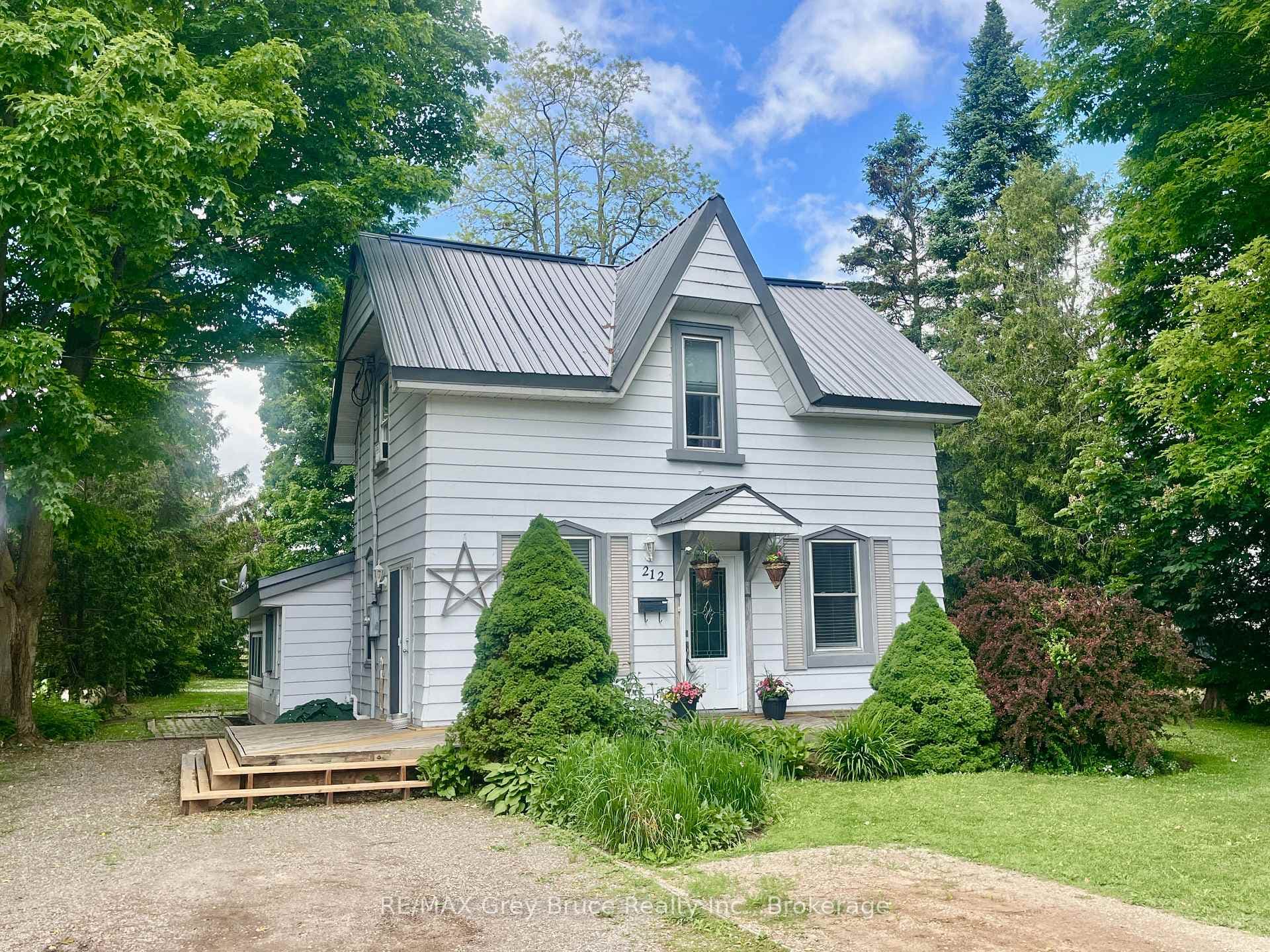212 Yonge Street, Arran-Elderslie, ON N0H 2N0 - Photo 1
