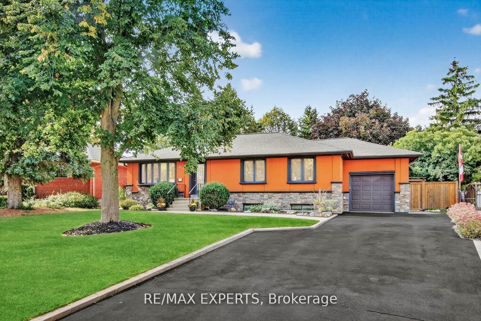 60 Suburban Drive, Mississauga, ON L5N 1G9 - Photo 1