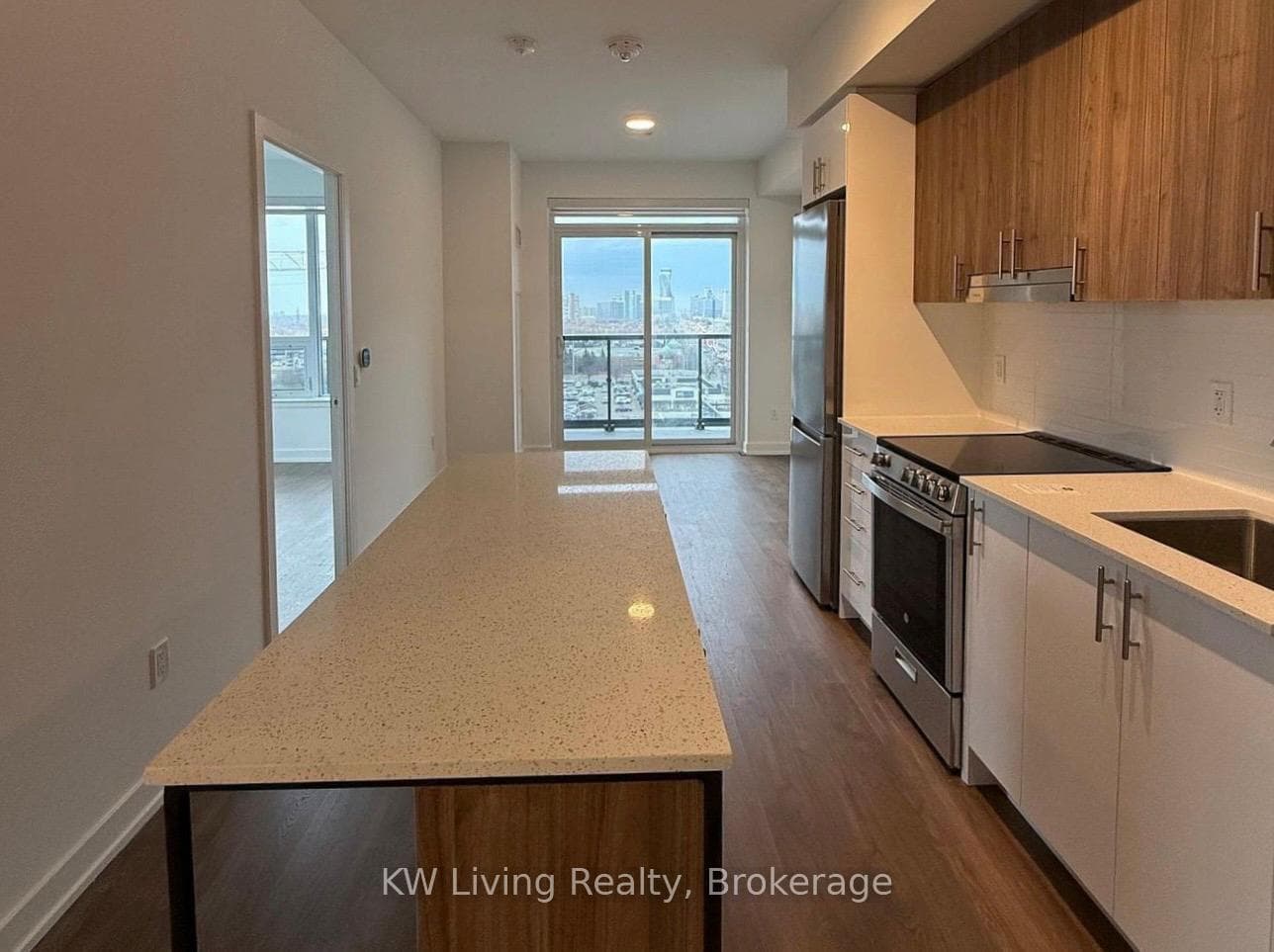 5105 Hurontario Street Unit 802, Mississauga, ON L4Z 0C9 - Photo 1