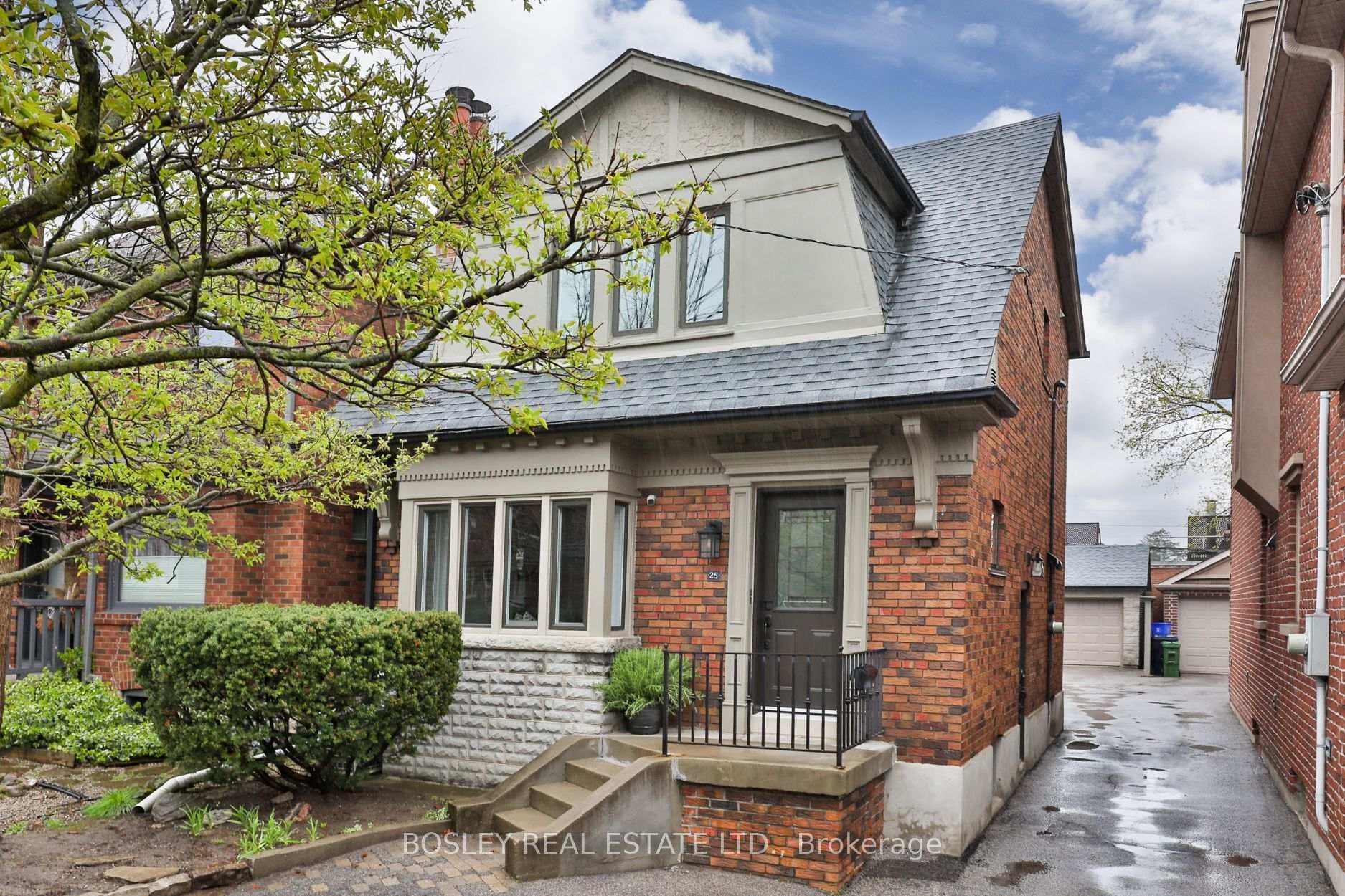 25 Whitewood Road, Leaside / Davisville, ON M4S 2X8 - Photo 1
