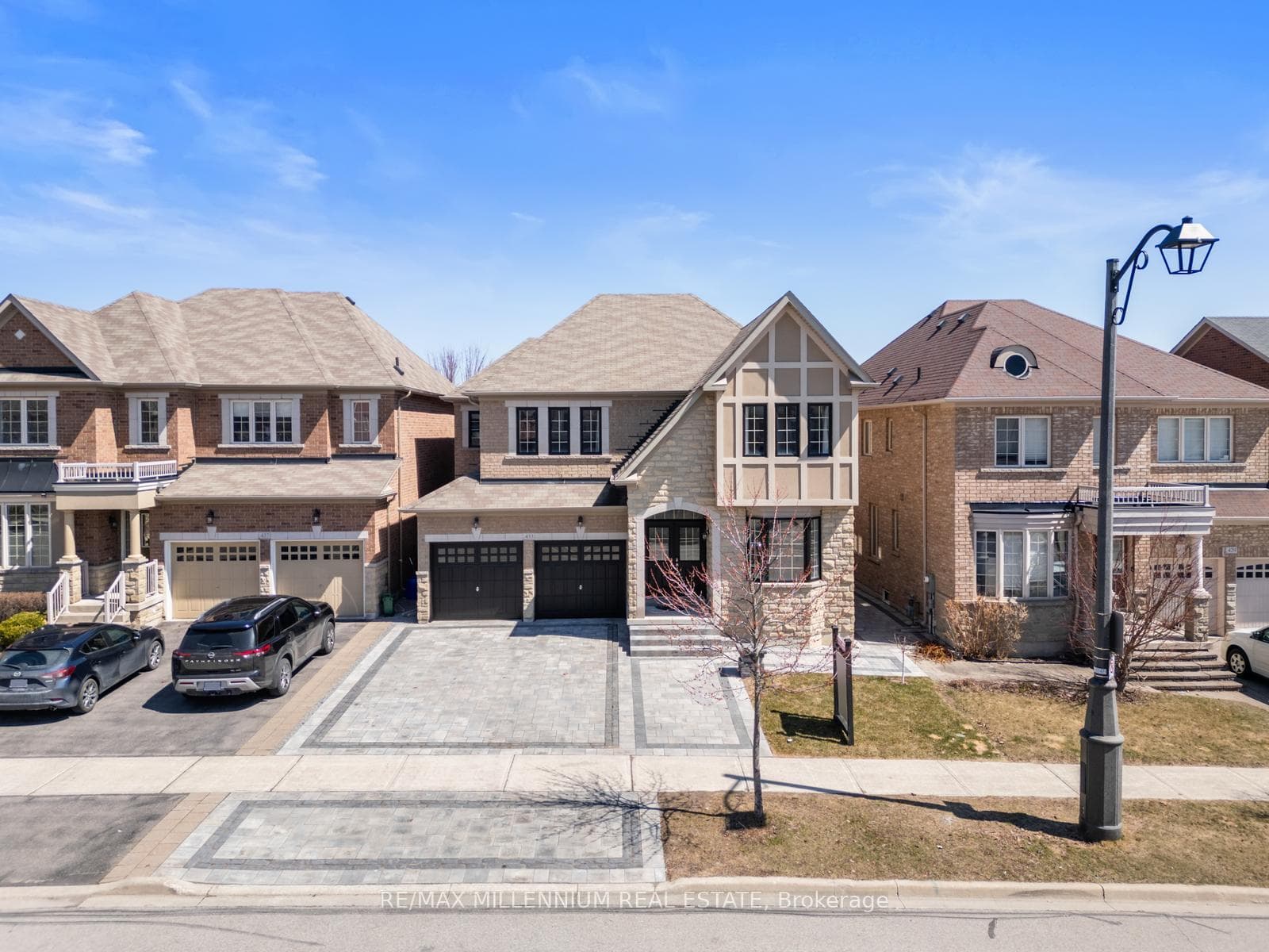 433 Mavrinac Boulevard, Aurora, ON L4G 0J8 - Photo 1
