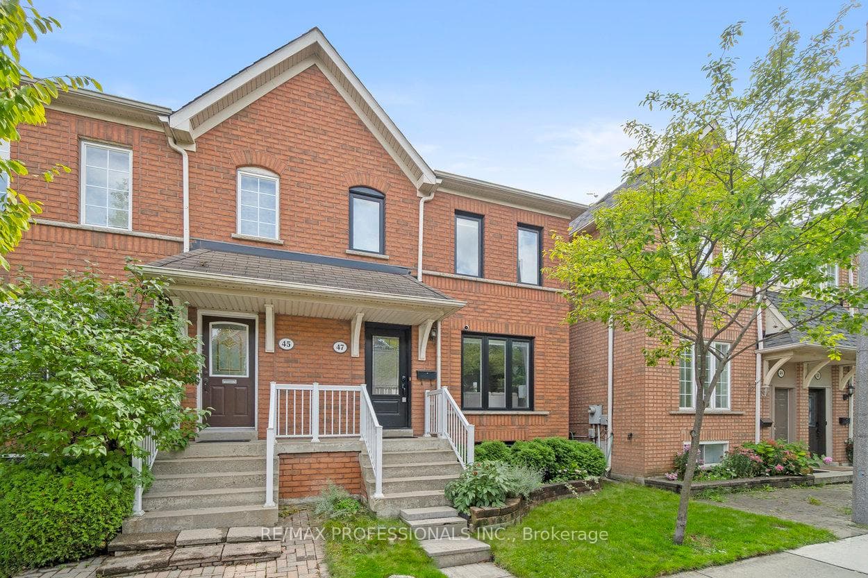 47 Tarragona Boulevard, Bloor West Village / Swansea, ON M6N 5C2 - Photo 1