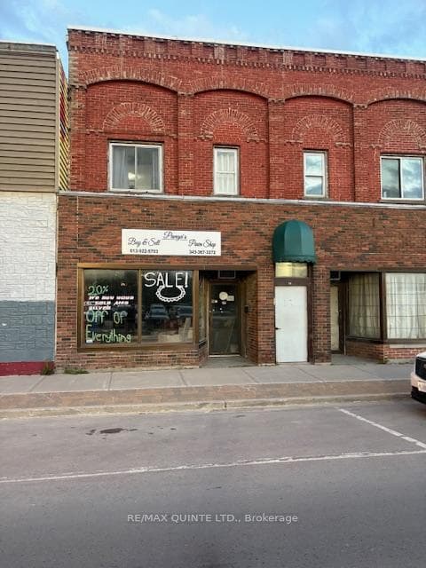 27 Dundas Street East APT 2
