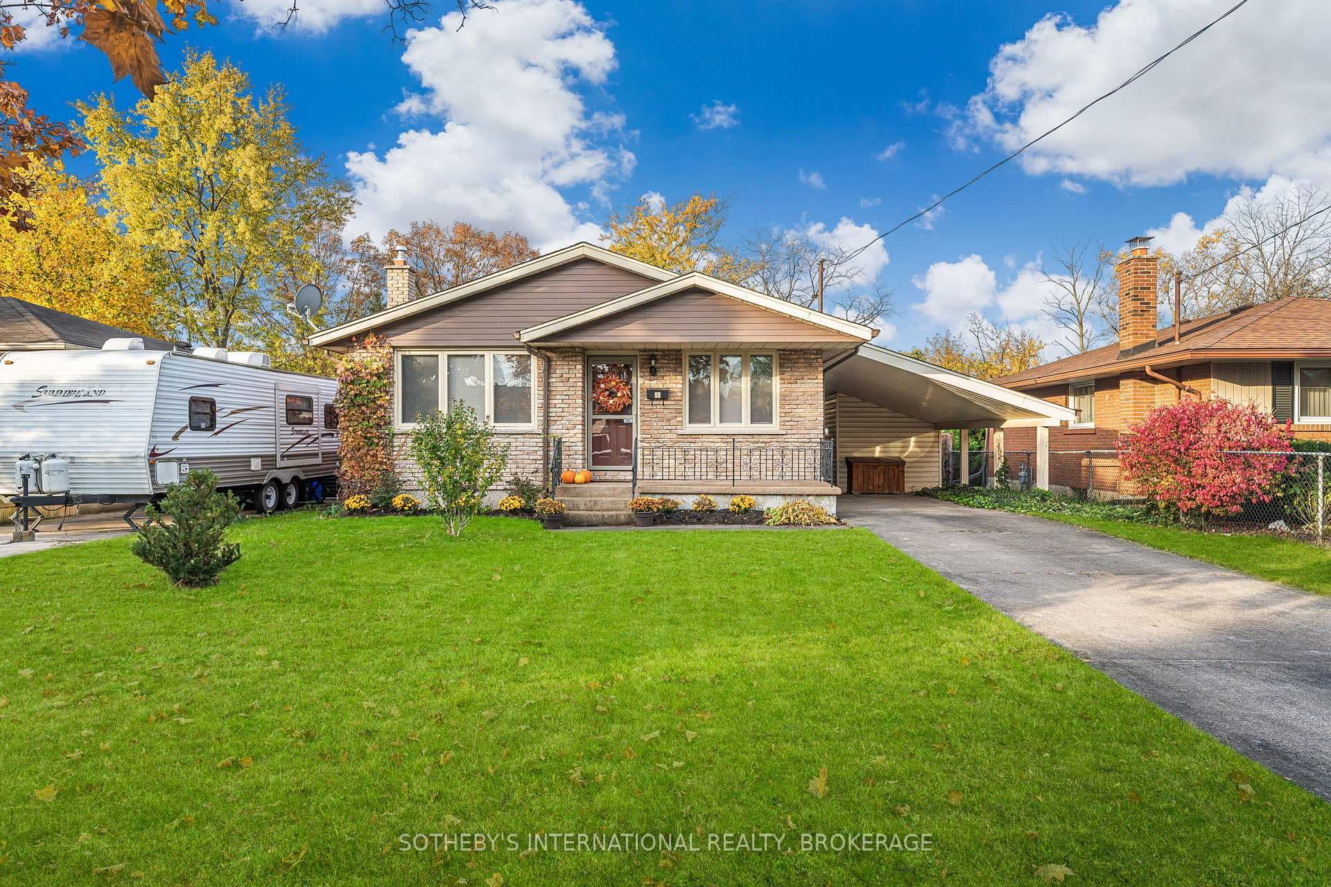 5 Hardwood Grove, St. Catharines, ON L2P 1K3 - Photo 1