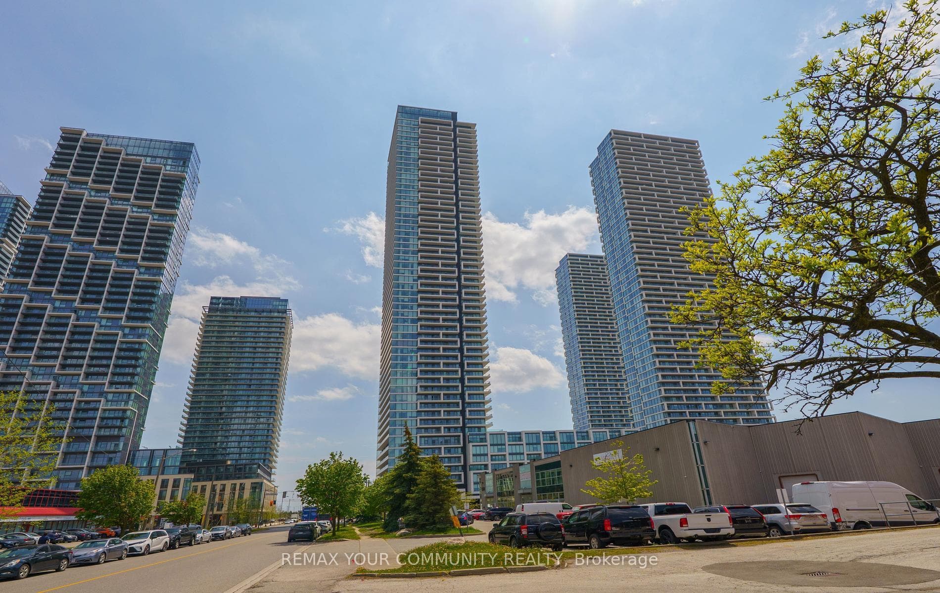 950 Portage Parkway Unit 301, Vaughan