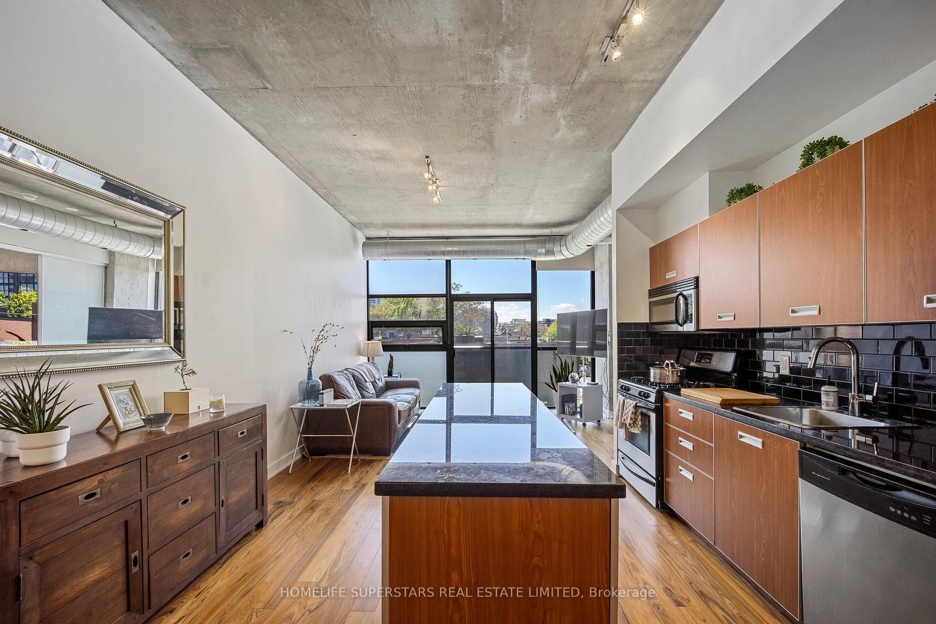 60 Bathurst Street Unit 303, Downtown Toronto / Waterfront