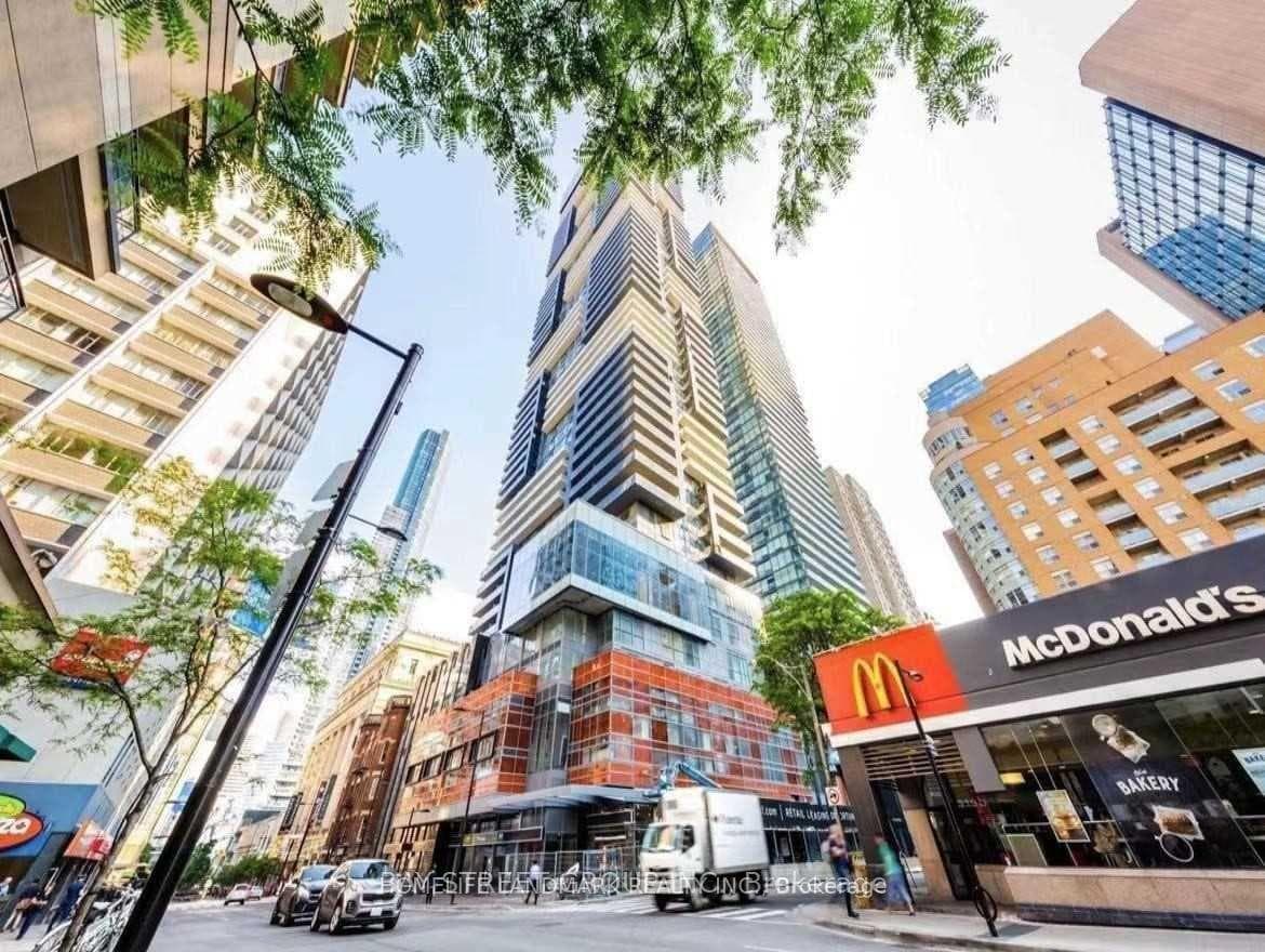 7 Grenville Street Unit 3808, Downtown Toronto / Waterfront