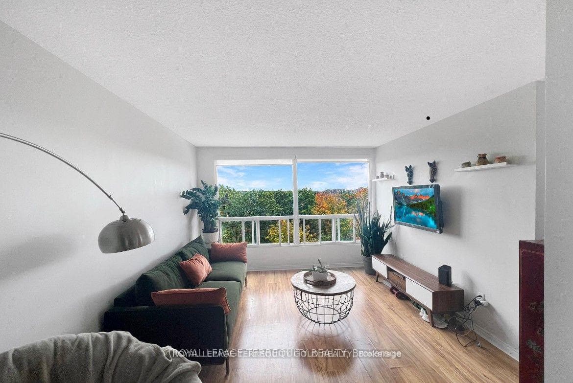 7 Concorde Place Unit 504, Don Mills / Parkwoods / Victoria Village, ON M3C 3N4 - Photo 1