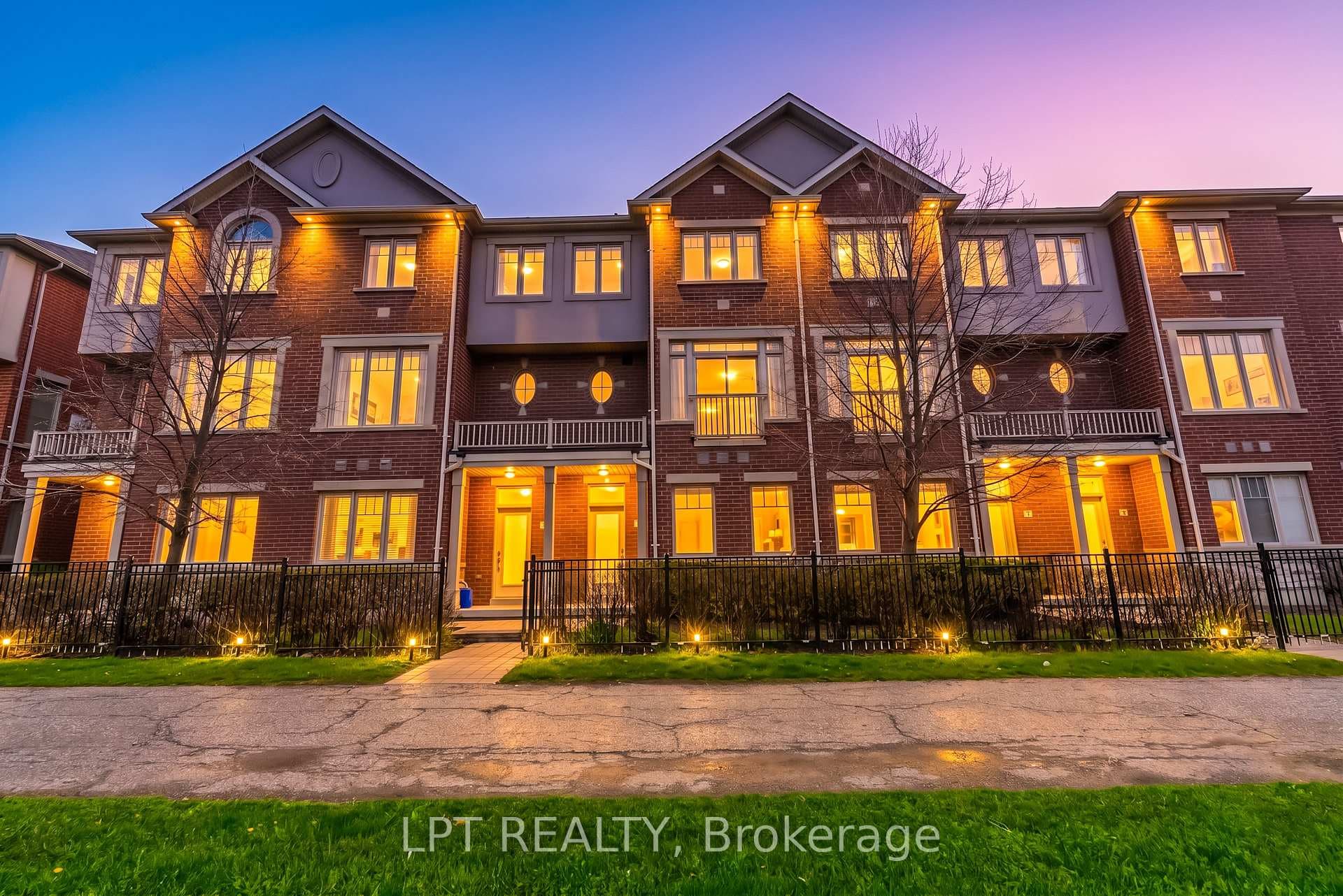 3215 Thomas Street Unit 4, Mississauga, ON L5M 0M2 - Photo 1