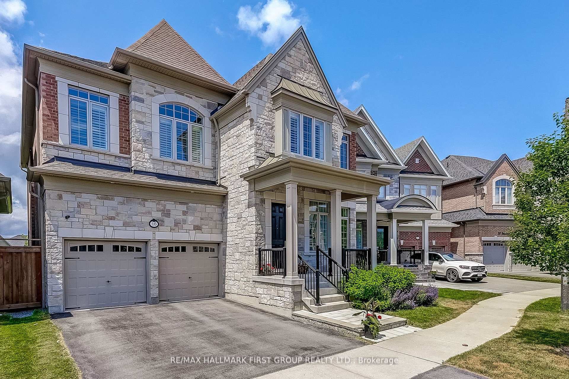 16 Beaverdams Dr Whitby