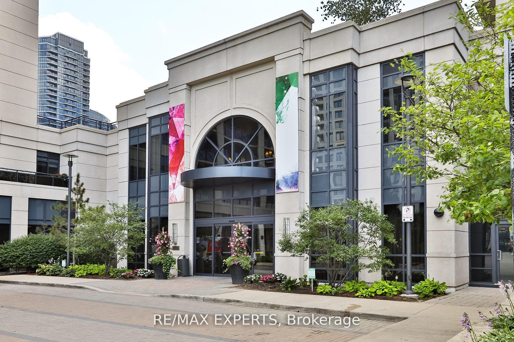 2 Eva Road Unit 2021, Etobicoke (Islington / Rexdale), ON M9C 2A8 - Photo 1