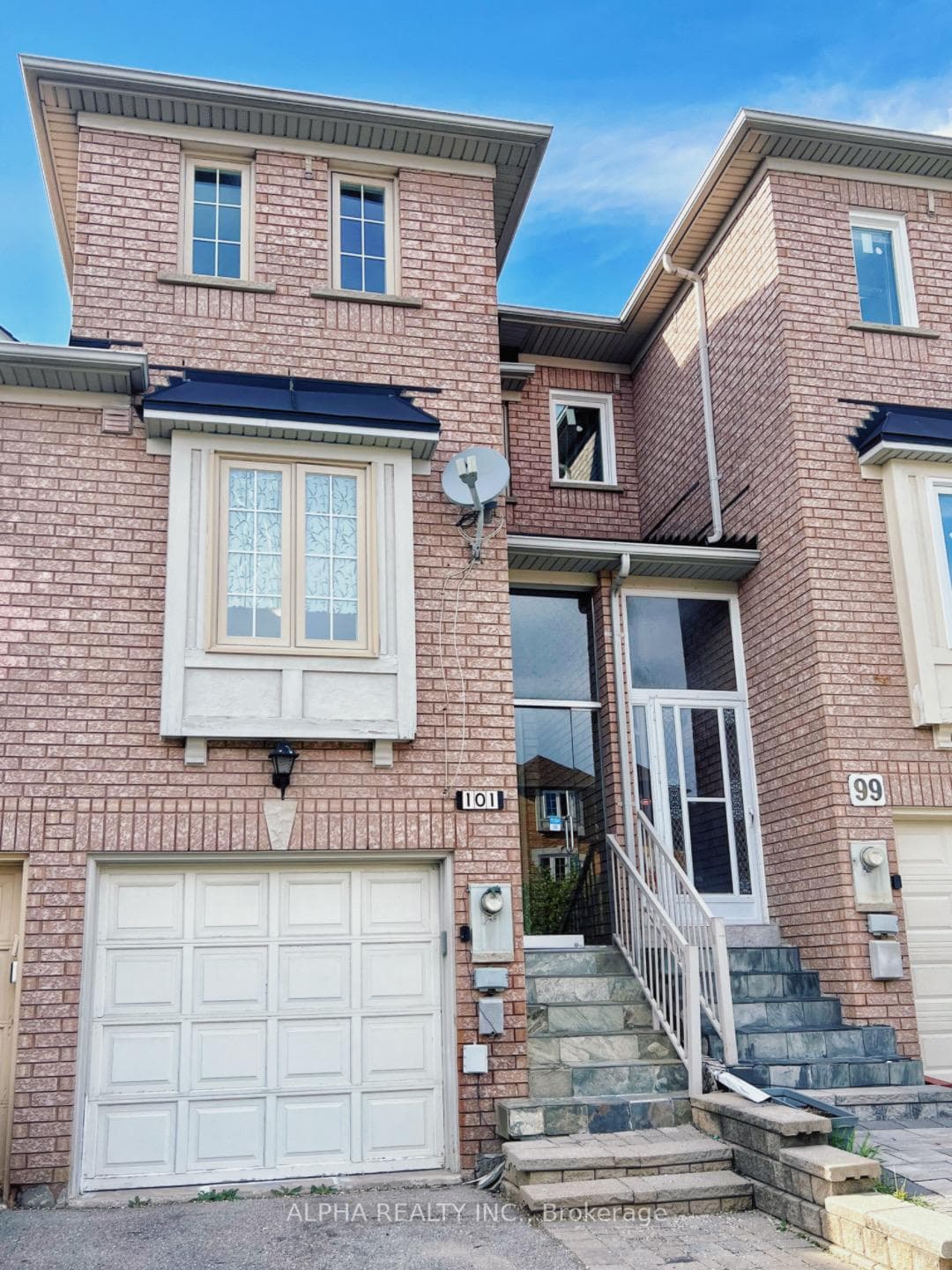 101 Coburg Crescent, Richmond Hill