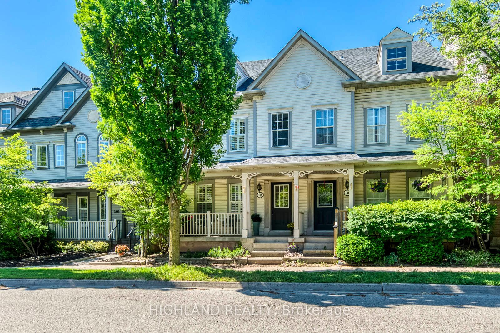 108 Roxton Road, Oakville, ON L6H 6V4 - Photo 1