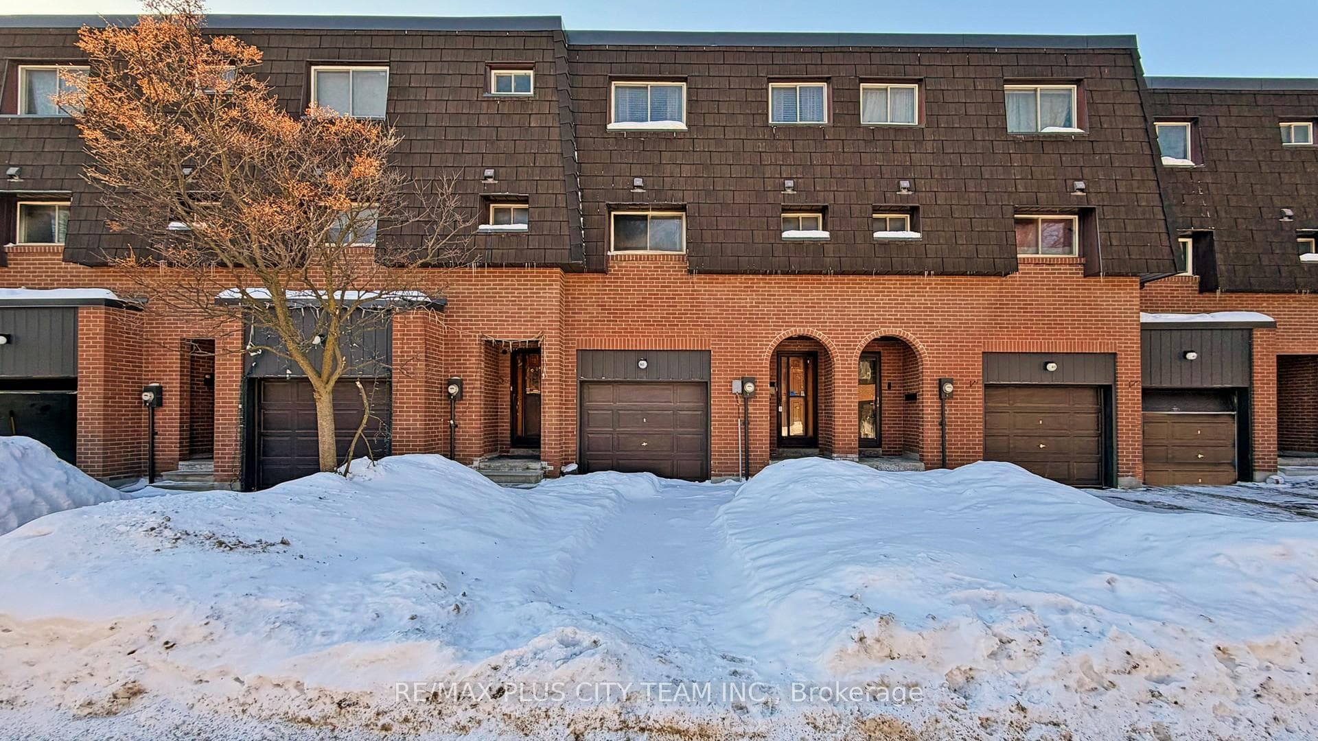 50 Darras Court, Brampton, ON L6T 1W7 - Photo 1