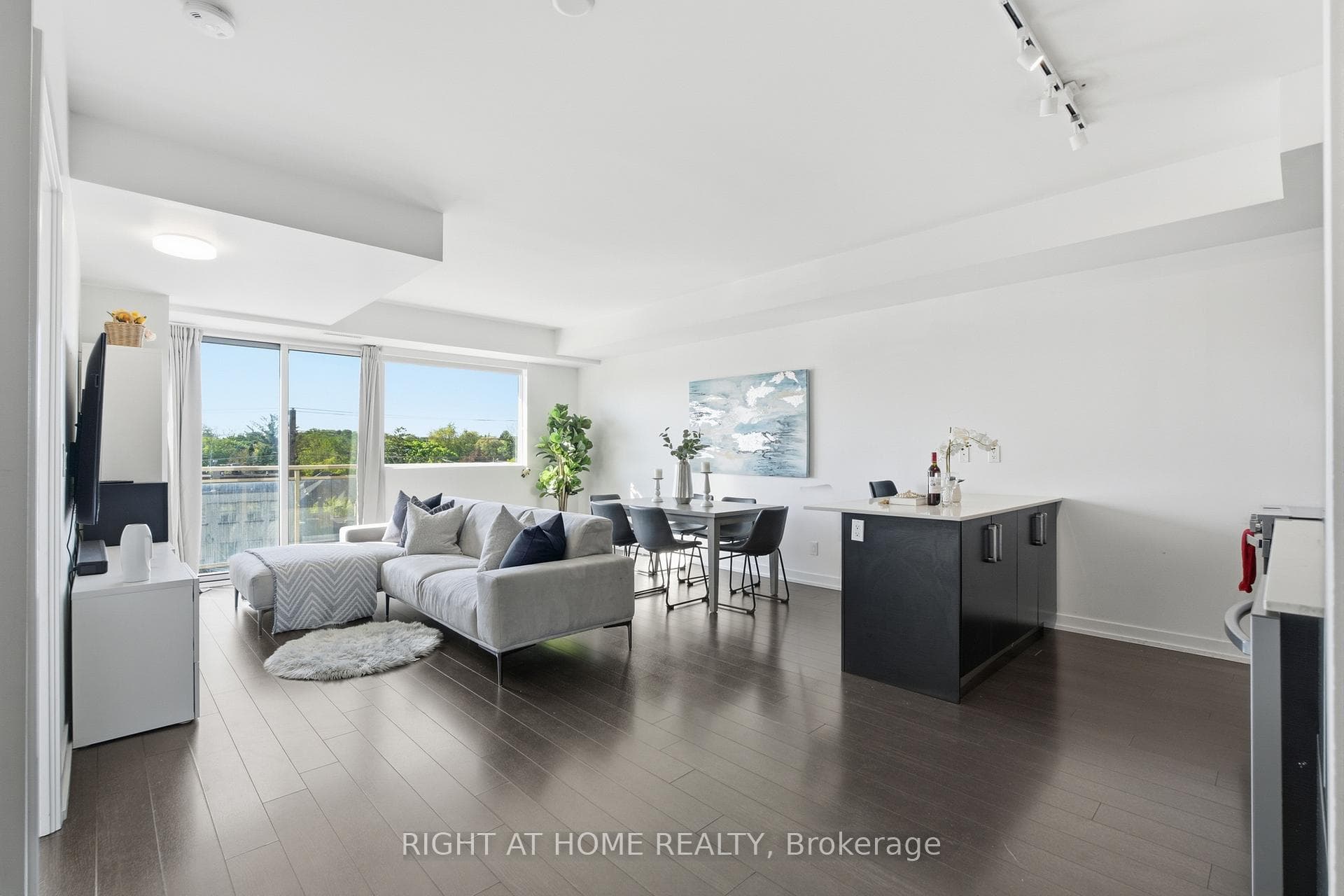 5101 Dundas Street Unit 411, Etobicoke (Islington / Rexdale), ON M9A 5G8 - Photo 1