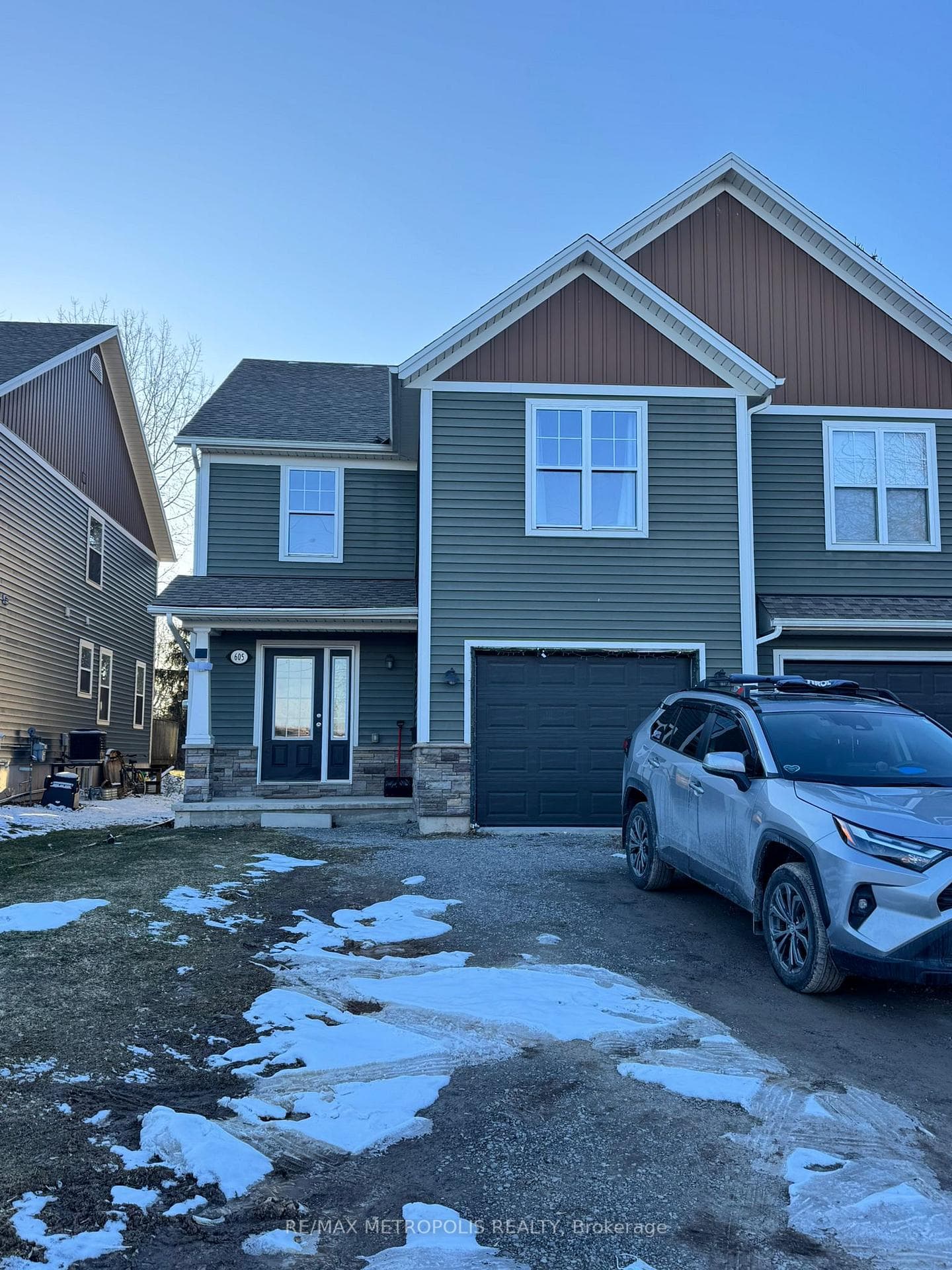 605 First Avenue, Welland, ON L3C 6Z8 - Photo 1