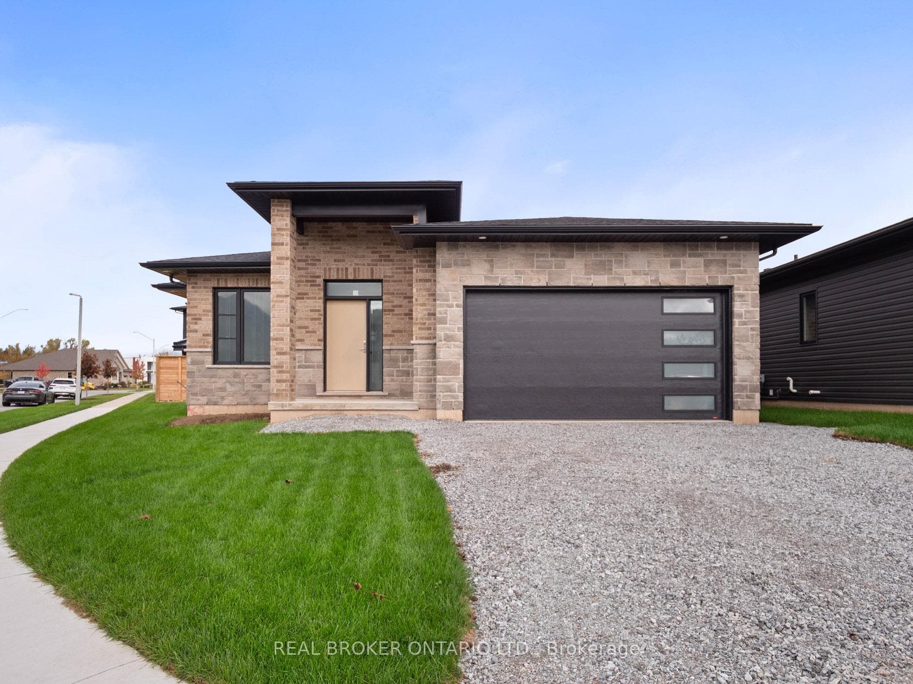 118 Willowbrook Drive, Welland, ON L3C 0G2 - Photo 1