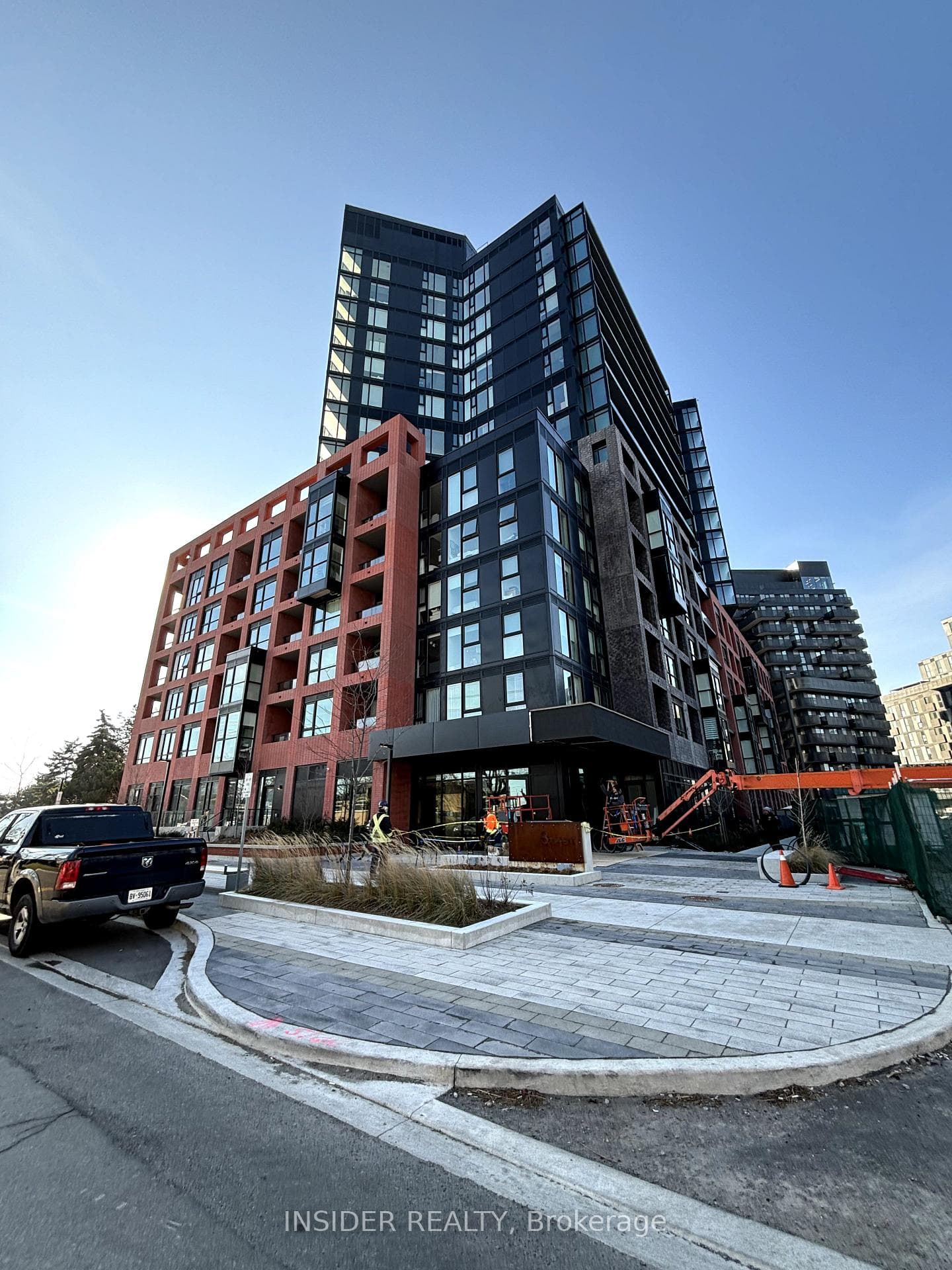 8 Tippett Road Unit 429, North York (Bathurst Manor / Clanton Park), ON M3H 0E7 - Photo 1