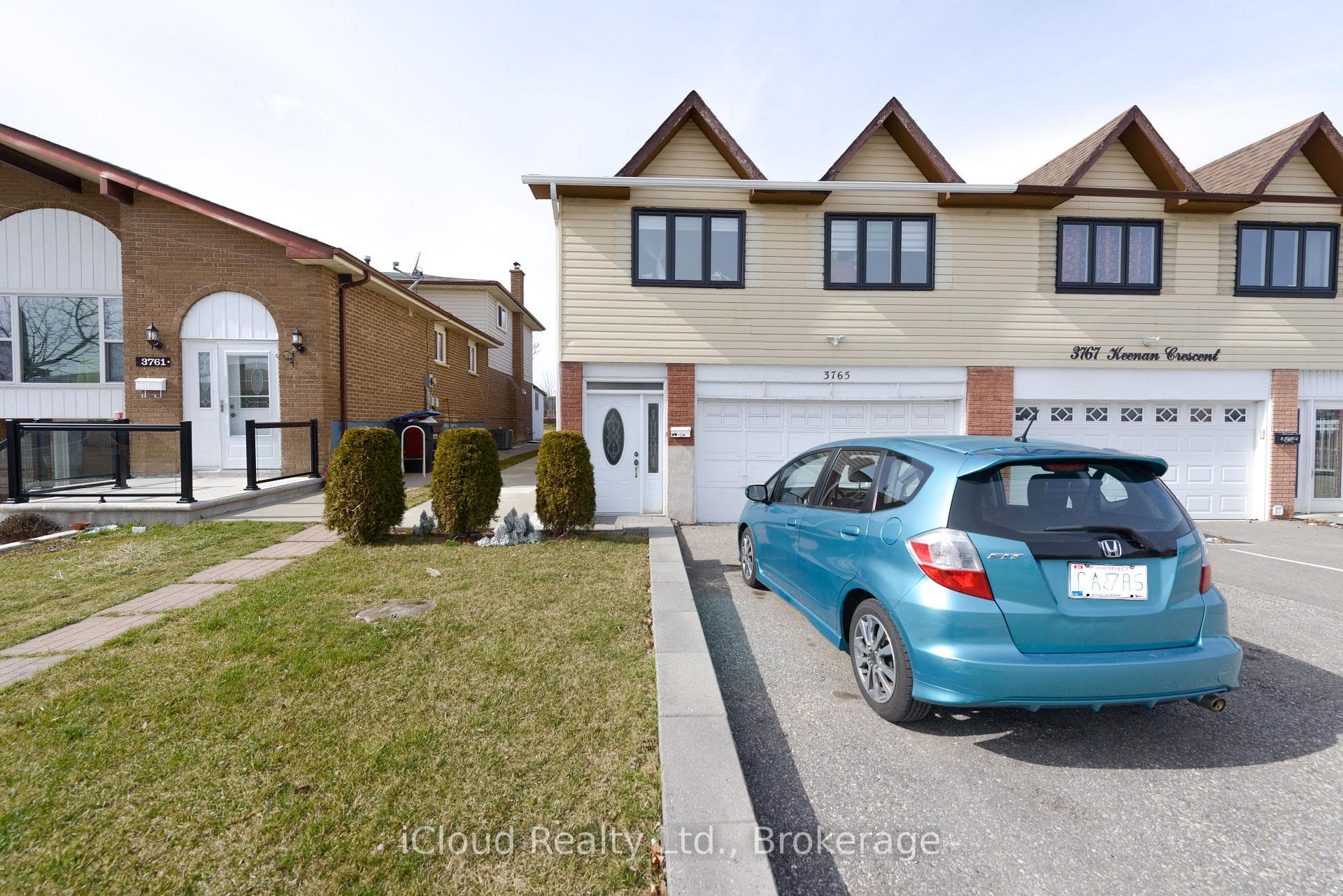 3765 Keenan Crescent Unit 2, Mississauga, ON L4T 3M1 - Photo 1