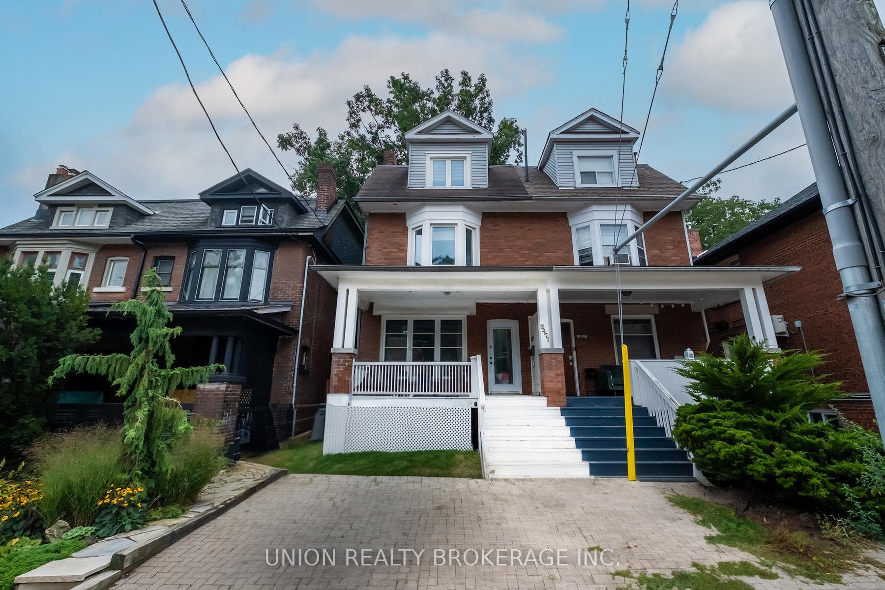 2471 Queen Street Unit Upper, The Beaches / Upper Beaches, ON M4E 1H8 - Photo 1