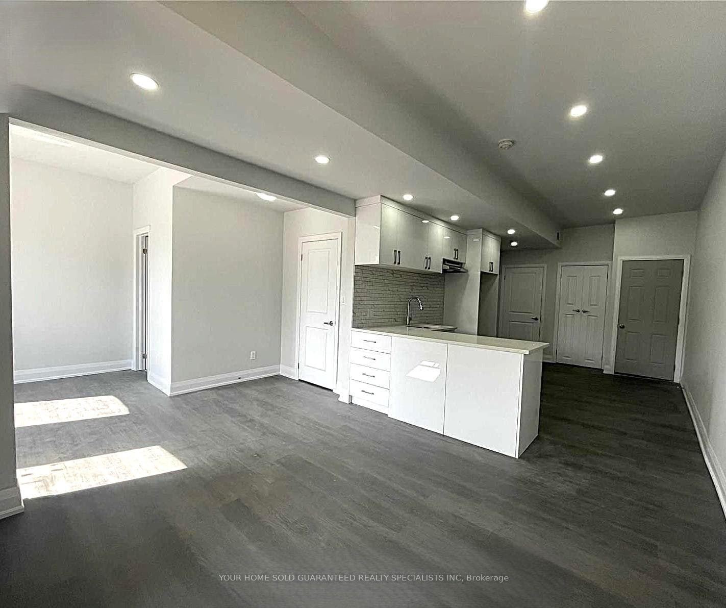 15229 Yonge Street Unit 2, Aurora, ON L4G 1L8 - Photo 1