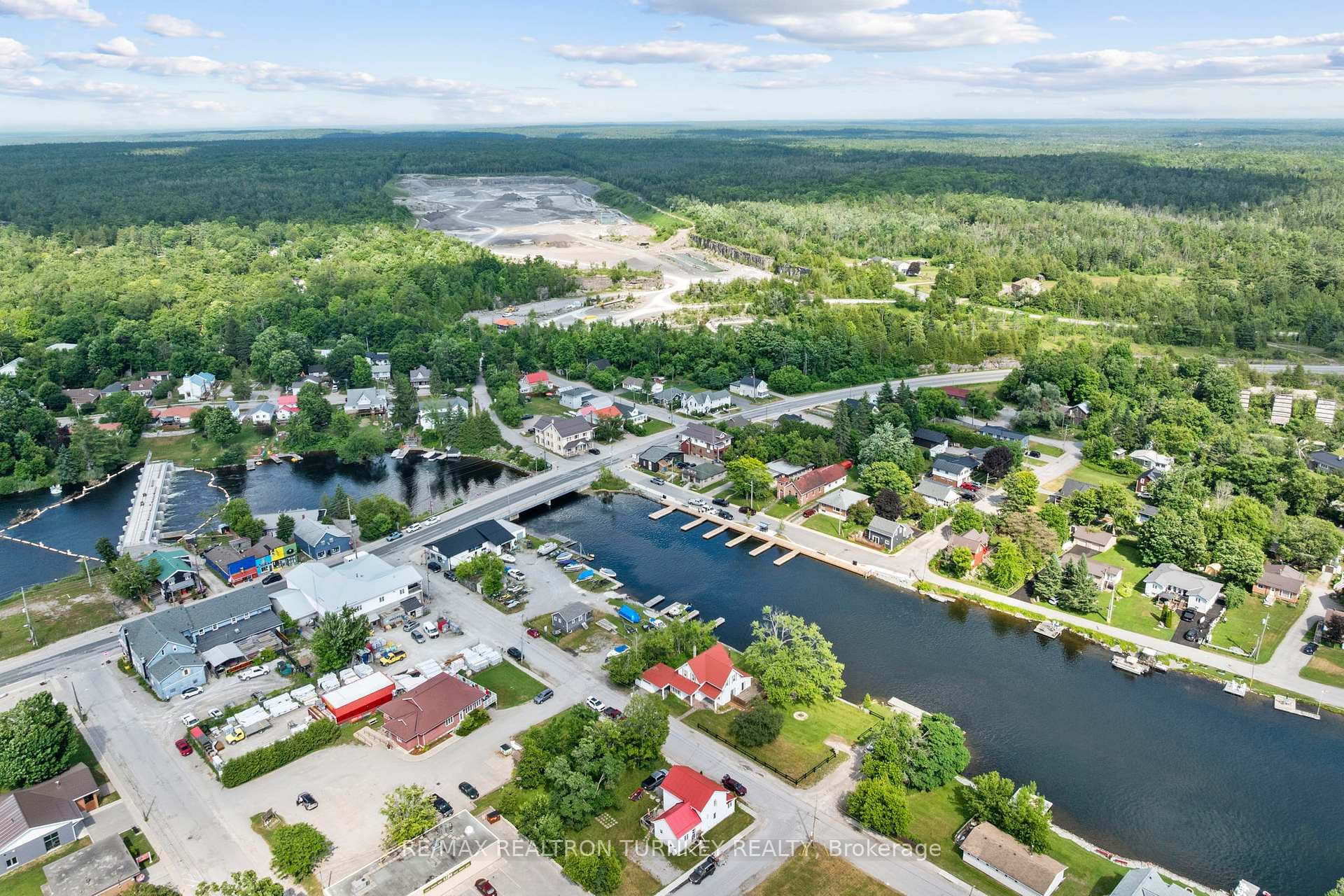 162-ft WIDE direct riverfront lot on Gull River