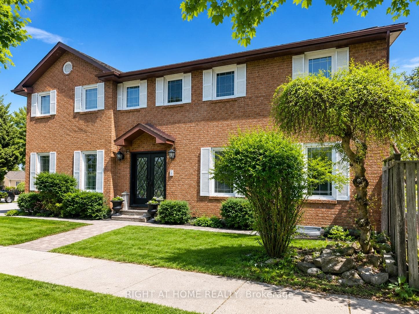 1 Tiffany Gate, Richmond Hill, ON L4C 6W7 - Photo 1