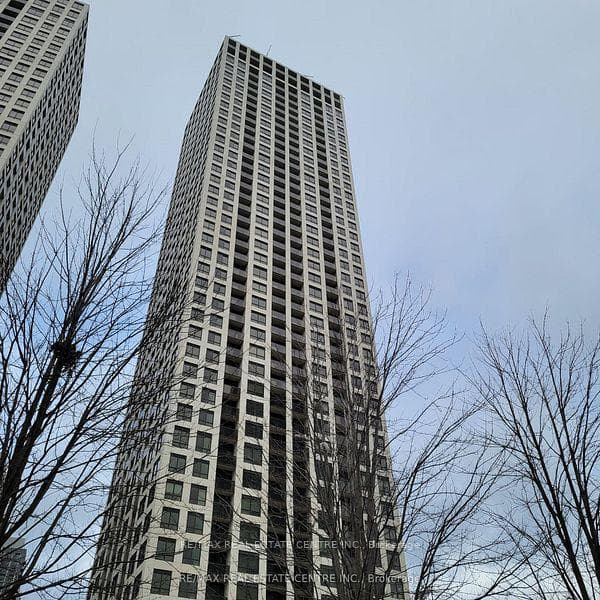 30 Elm Drive Unit 1801, Mississauga, ON L5B 0N6 - Photo 1