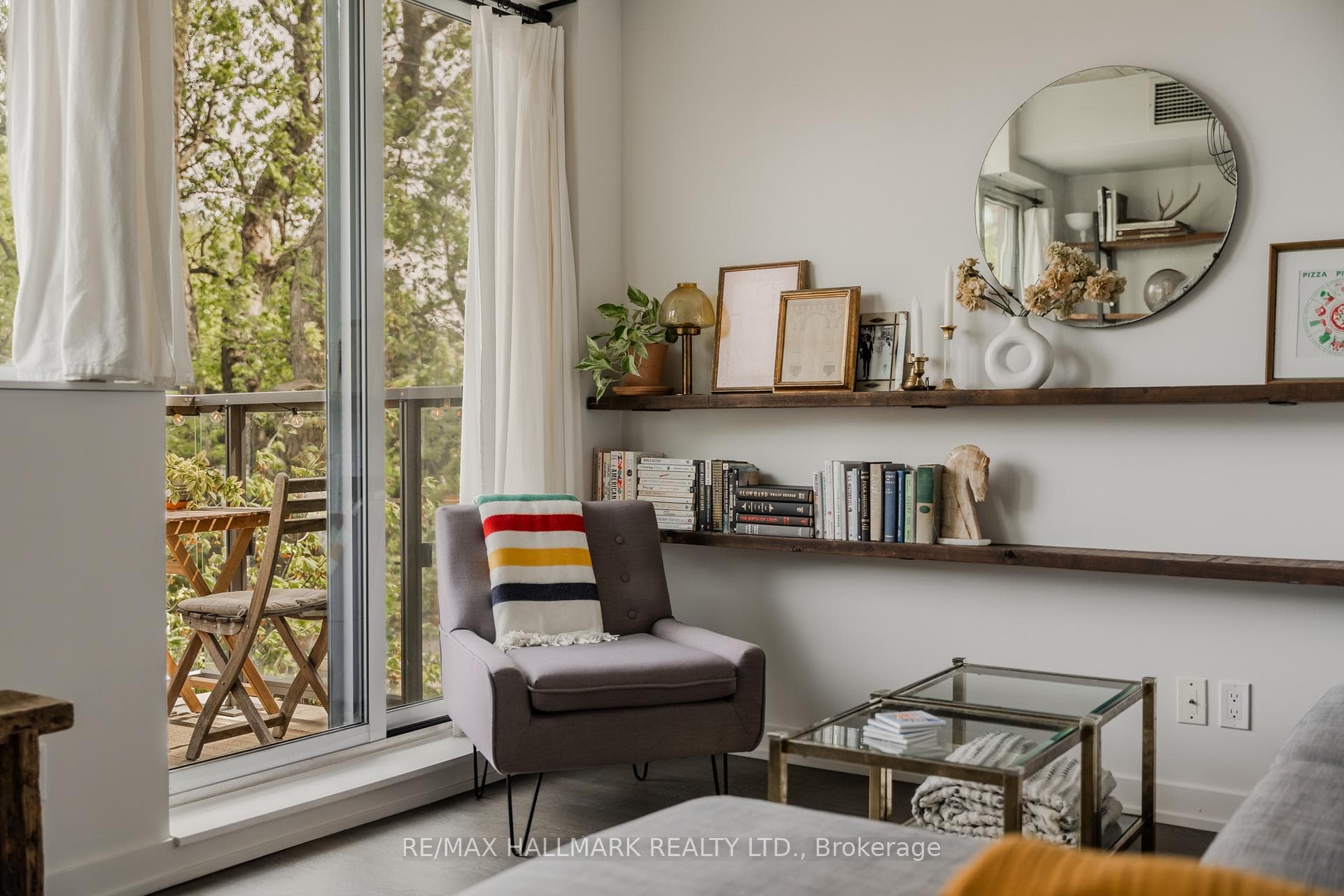 60 Haslett Avenue Unit 203, The Beaches / Upper Beaches, ON M4L 0A9 - Photo 1