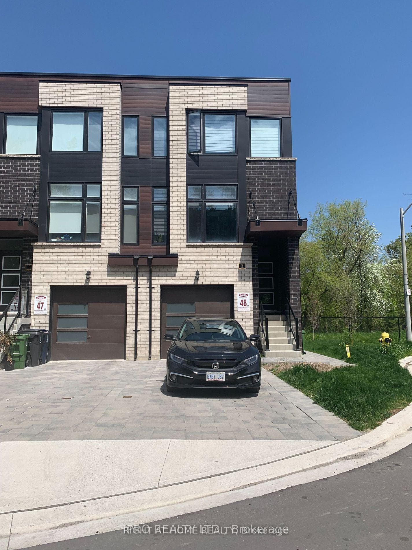 8 Creekbank Road Unit 1, York / Weston, ON M6L 0A4 - Photo 1