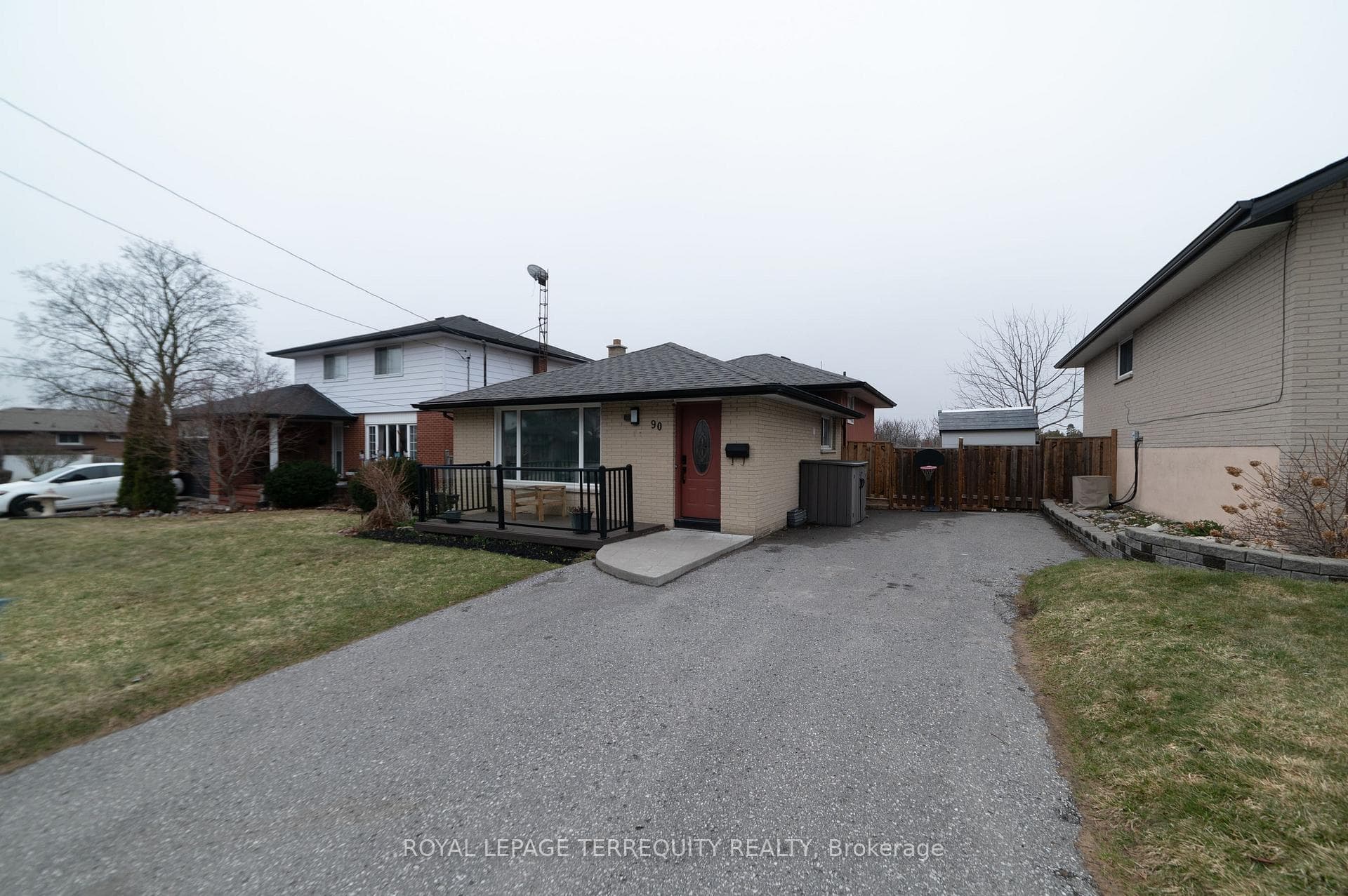 90 Keewatin Street, Oshawa, ON L1H 6Z1 - Photo 1