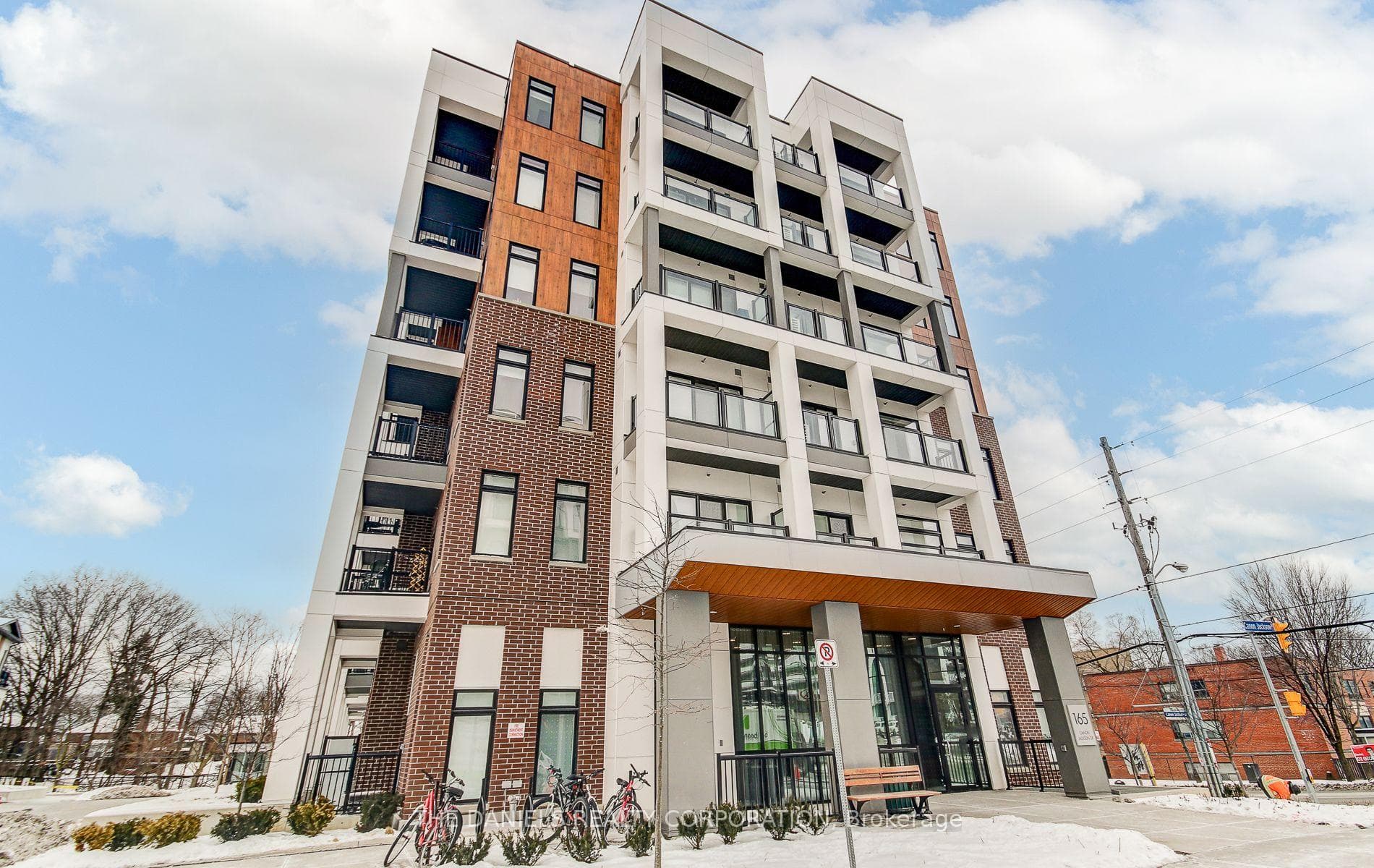 165 Canon Jackson Drive Unit 410, York / Weston, ON M6M 0C4 - Photo 1