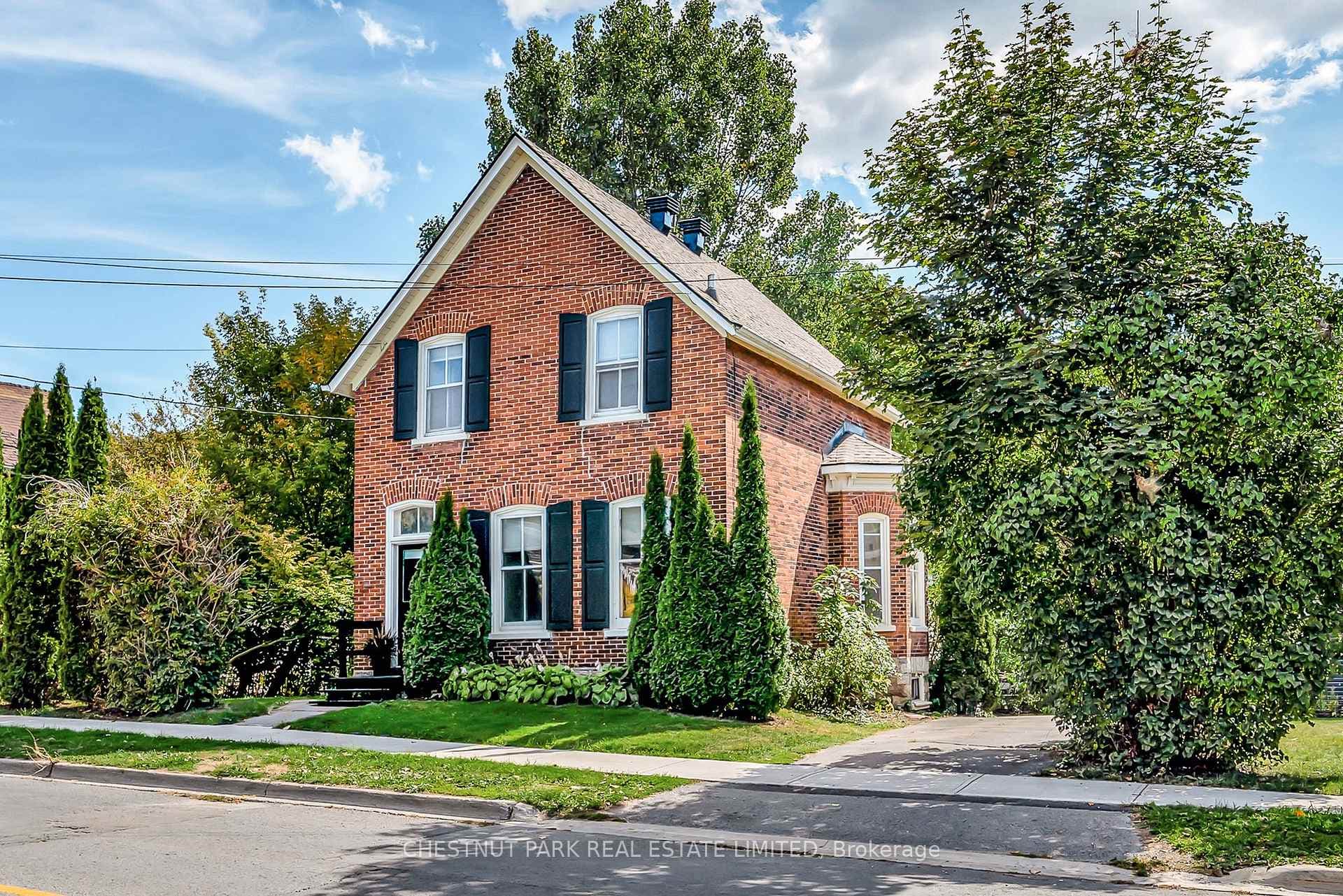 28 York Street, Prince Edward County