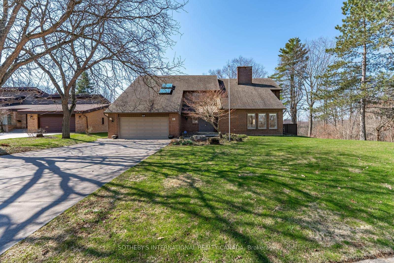 20 Ridgeview Court, Hamilton, ON L9G 3X9 - Photo 1