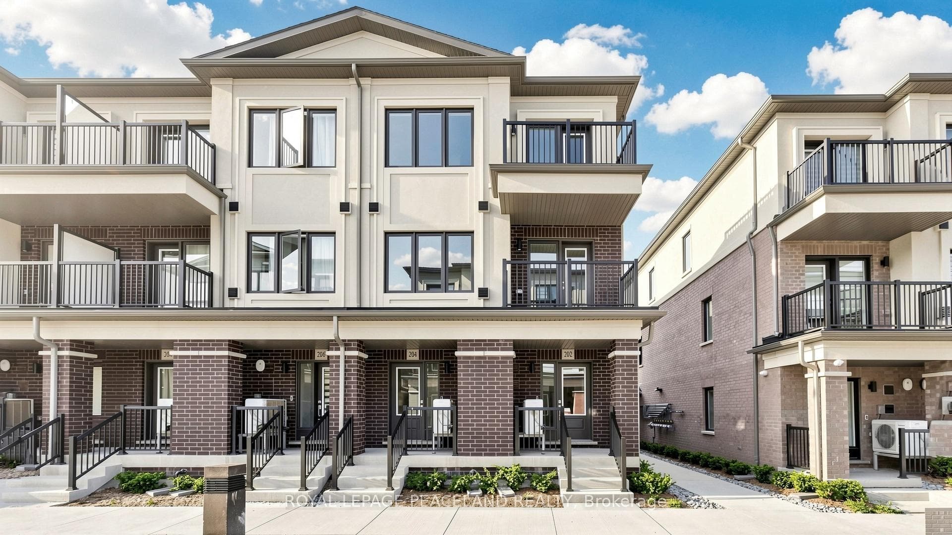 206 Matawin Lane, Richmond Hill, ON L4B 0H7 - Photo 1